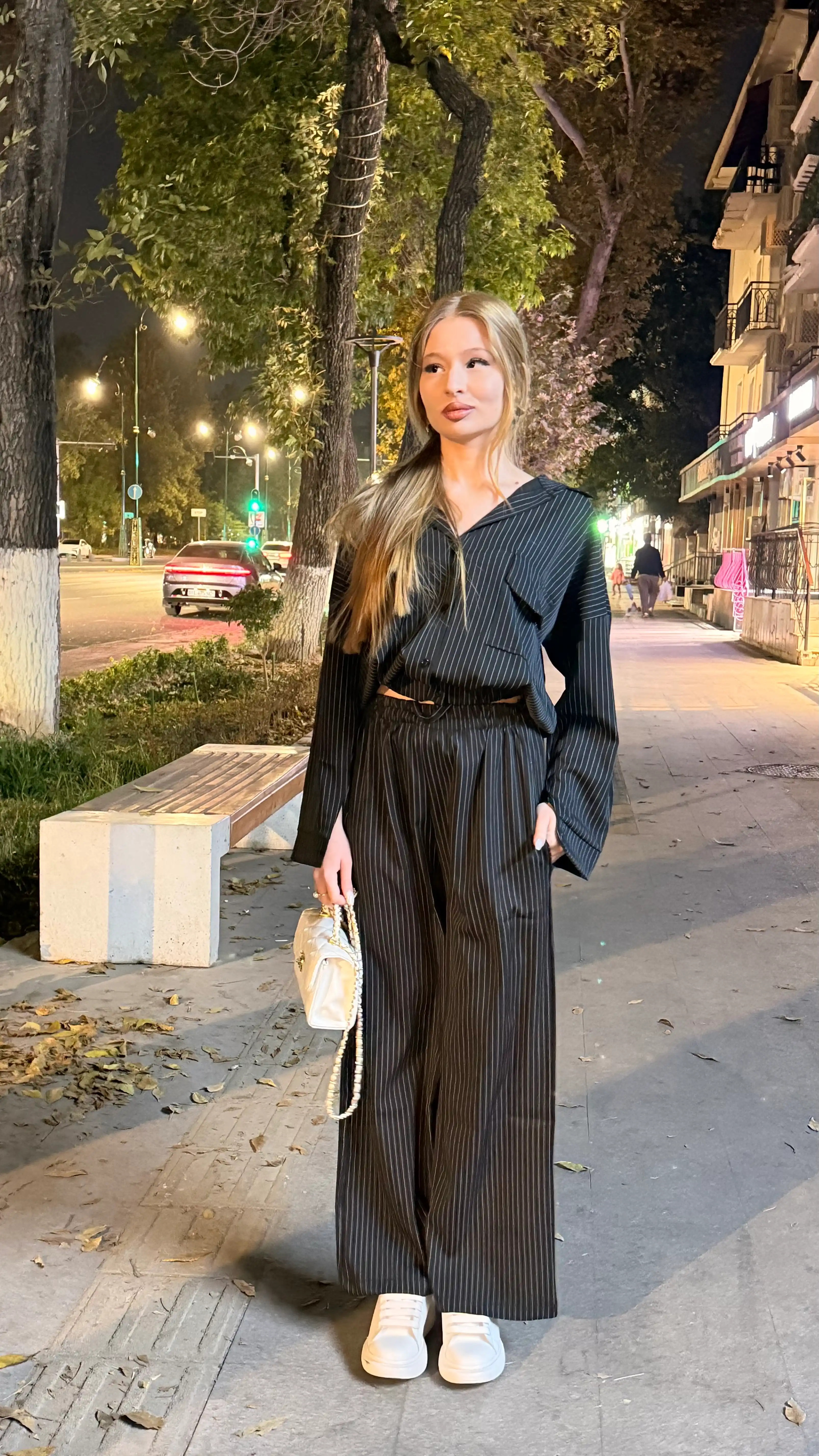 Ayollar uchun kostyum