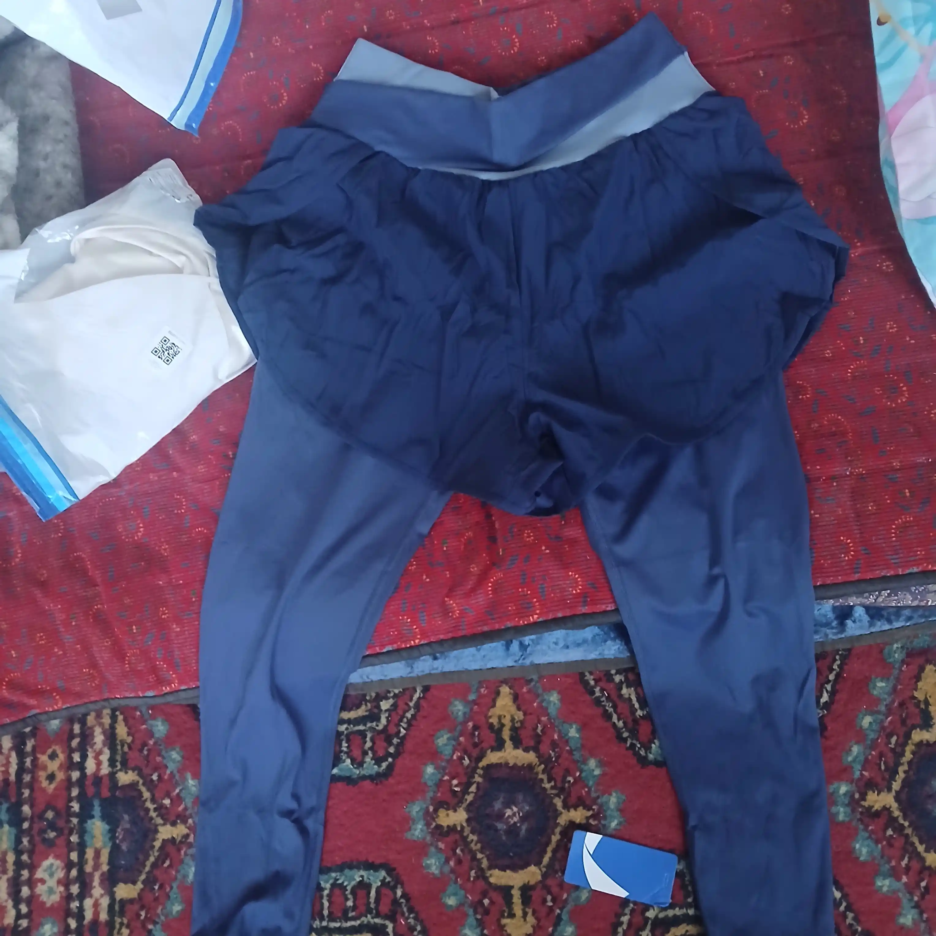Ayollar uchun sport legginsi, yuqori belli, elastik va nafas oluvchi matoli