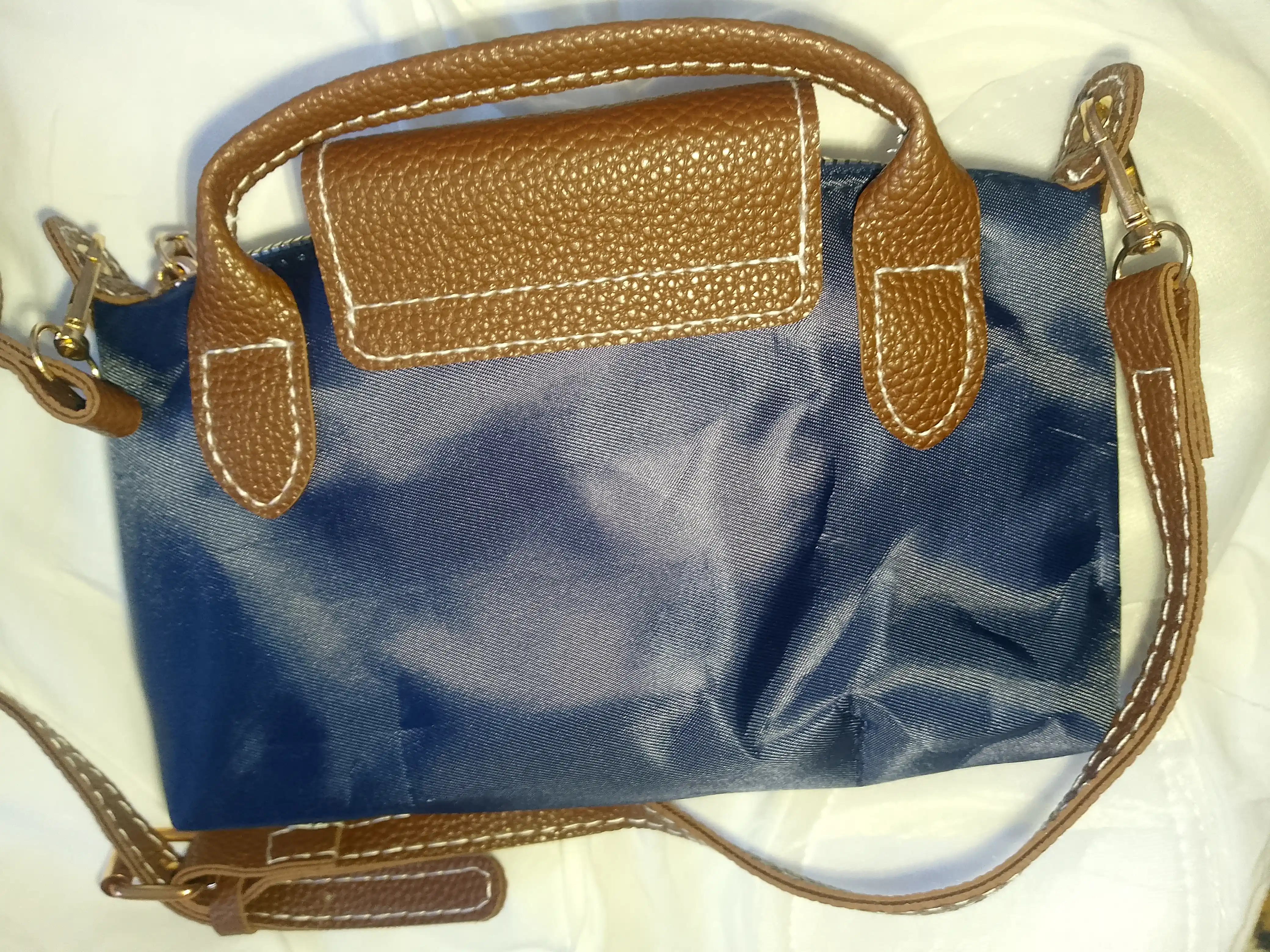Ayollar uchun Longchamp uslubidagi eko-charmdan kichik kross-bodi sumkasi