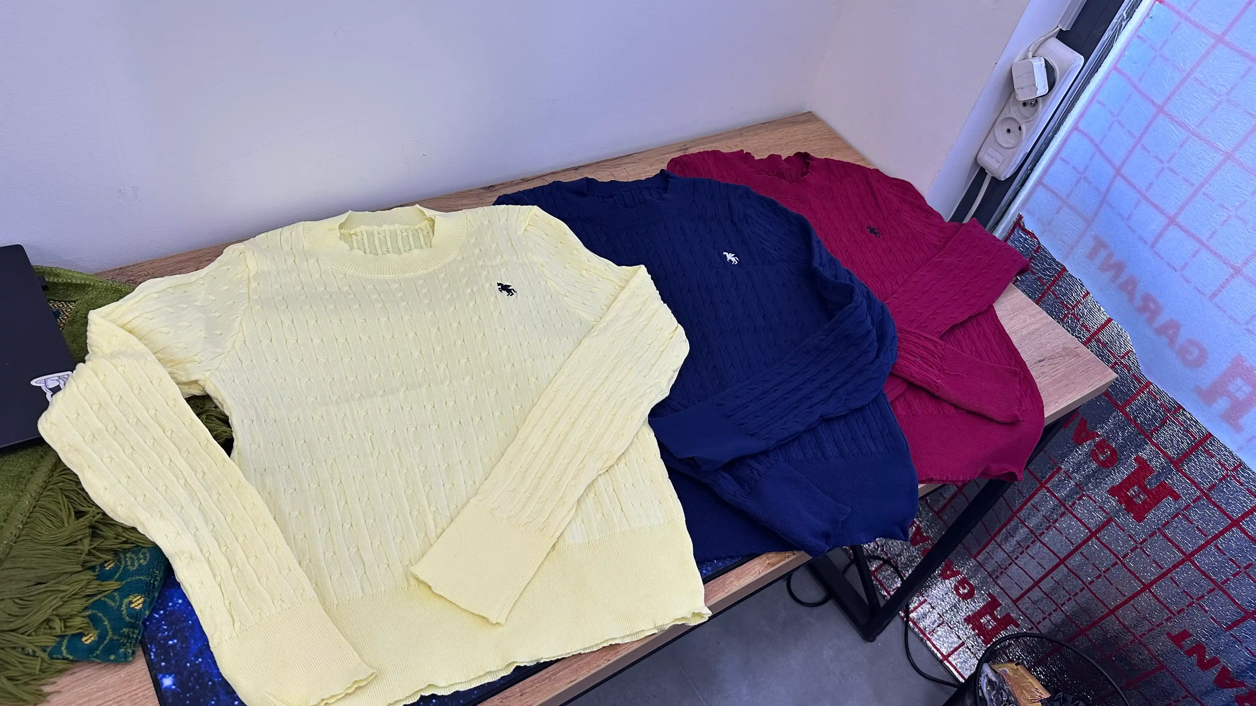 Ayollar uchun, trikotaj sviter, keng yengli, Yumshoq, zamonaviy kundalik model