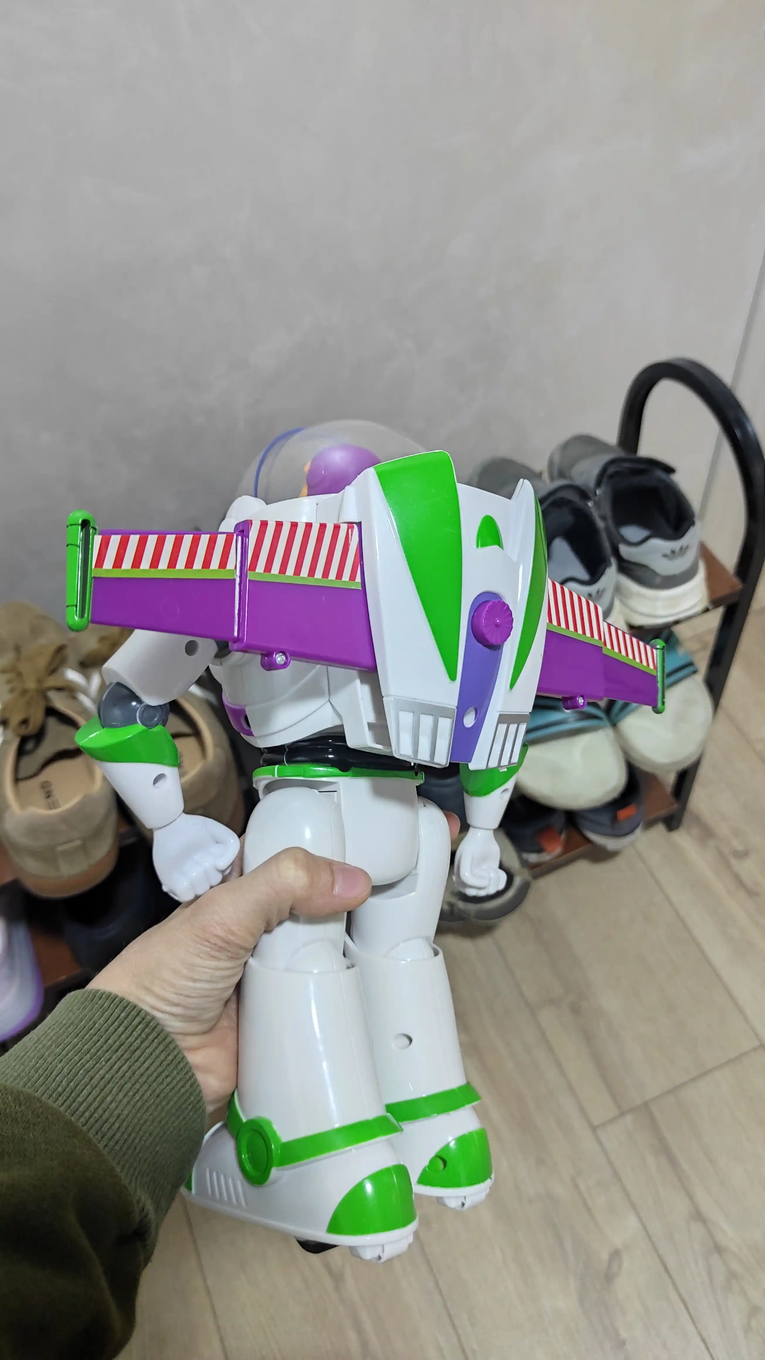 Buzz Lightyear va Woody o‘yinchoqlari hikoyasi