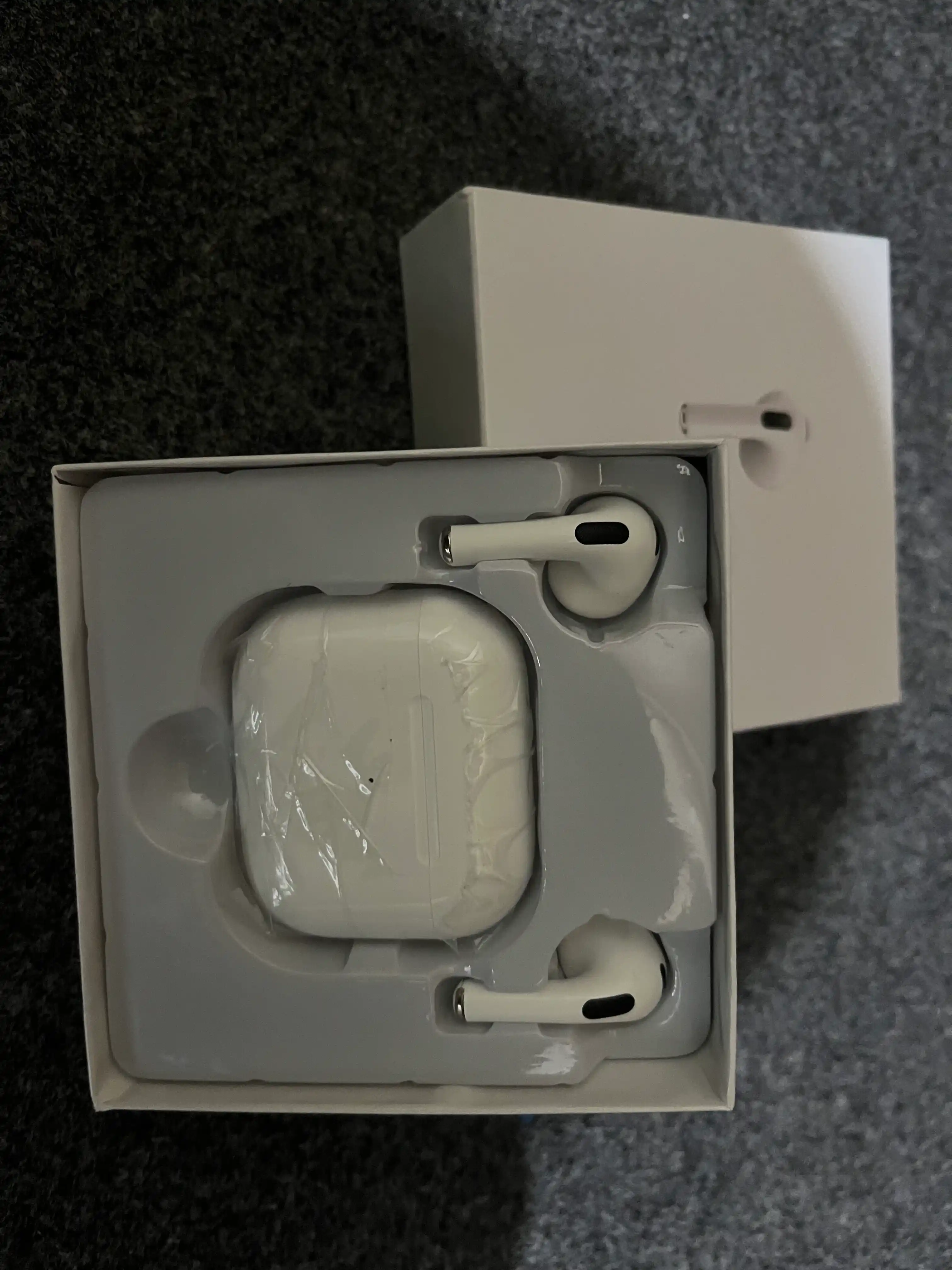 Simsiz quloqchin Pods 3, iPhone va Android uchun naushnik