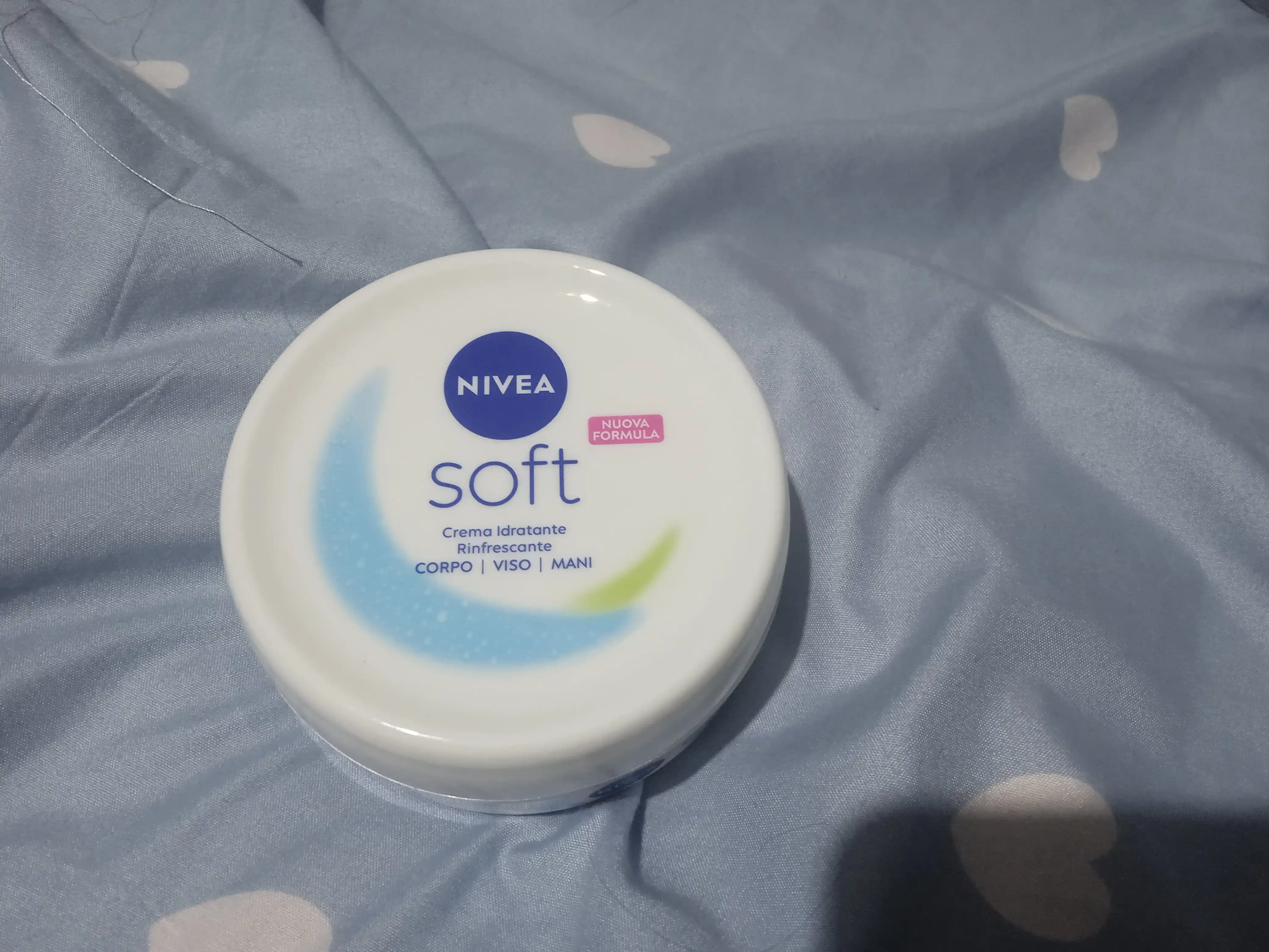 NIVEA Soft universal krem, vitaminlar bilan
