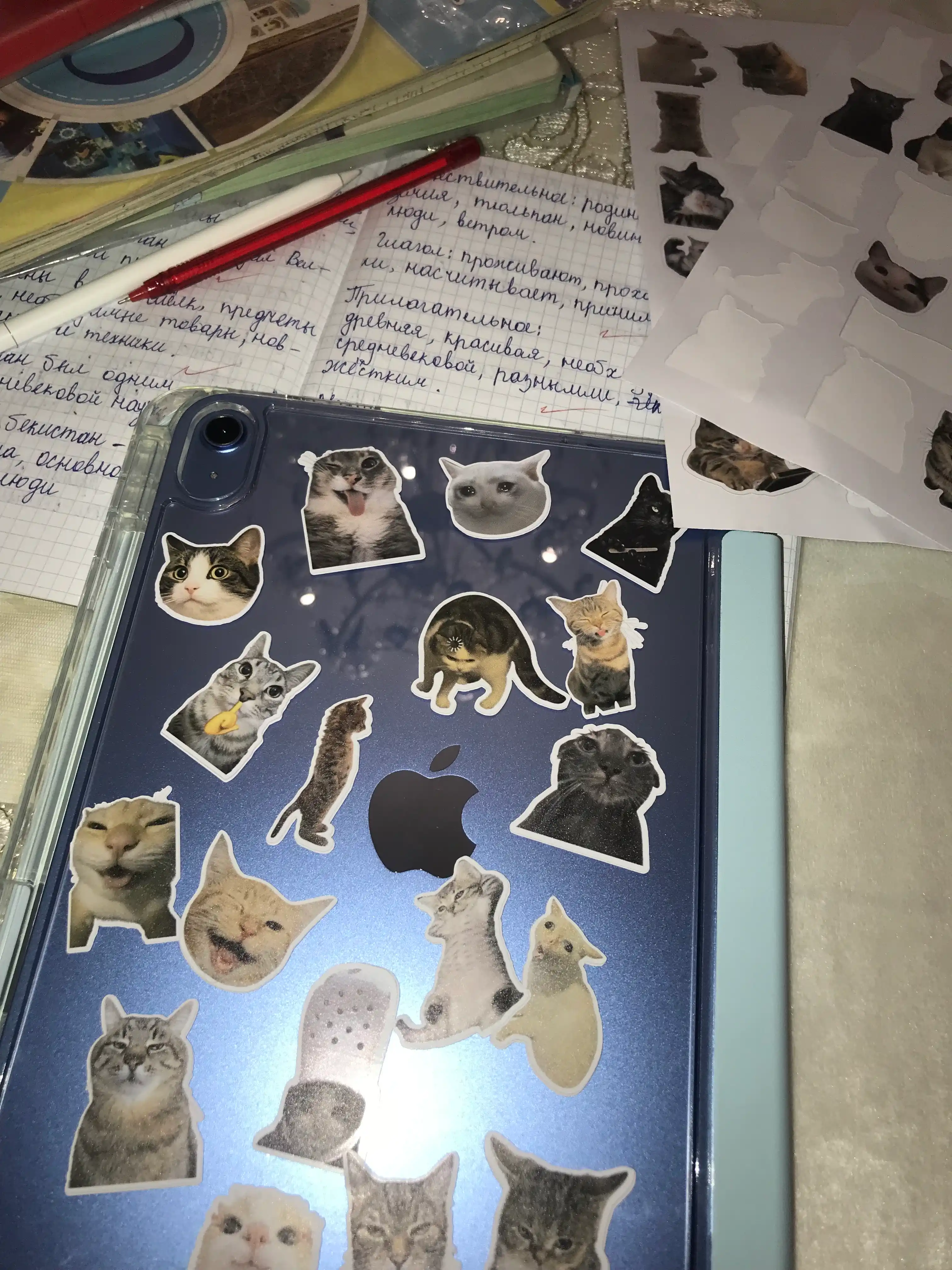 IPad A16 uchun chexol Smart Case tagligi bilan shaffof himoya g‘ilofi