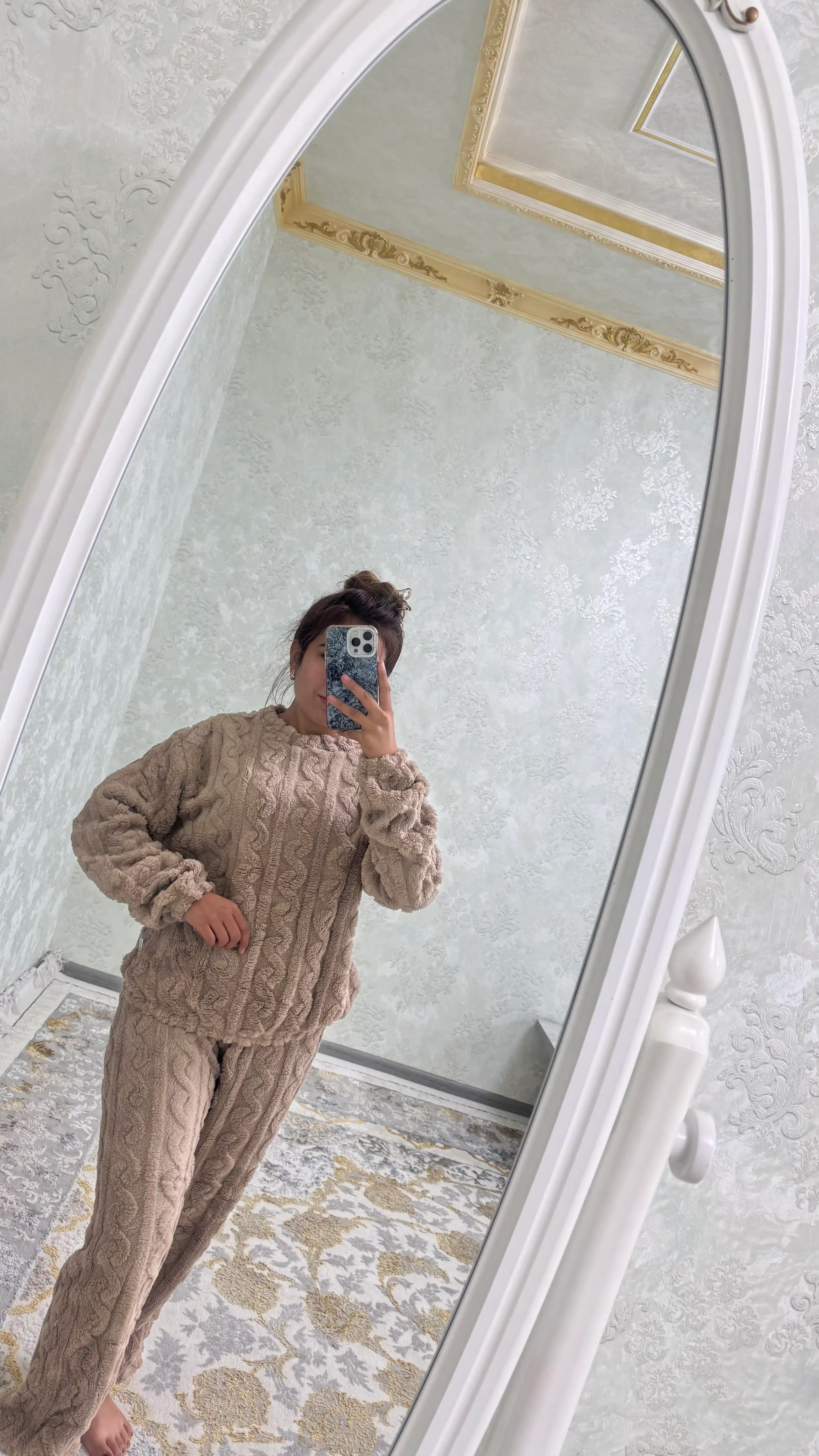 Ayollar uchun issiq plyush pijama oversayz, kofta va shim