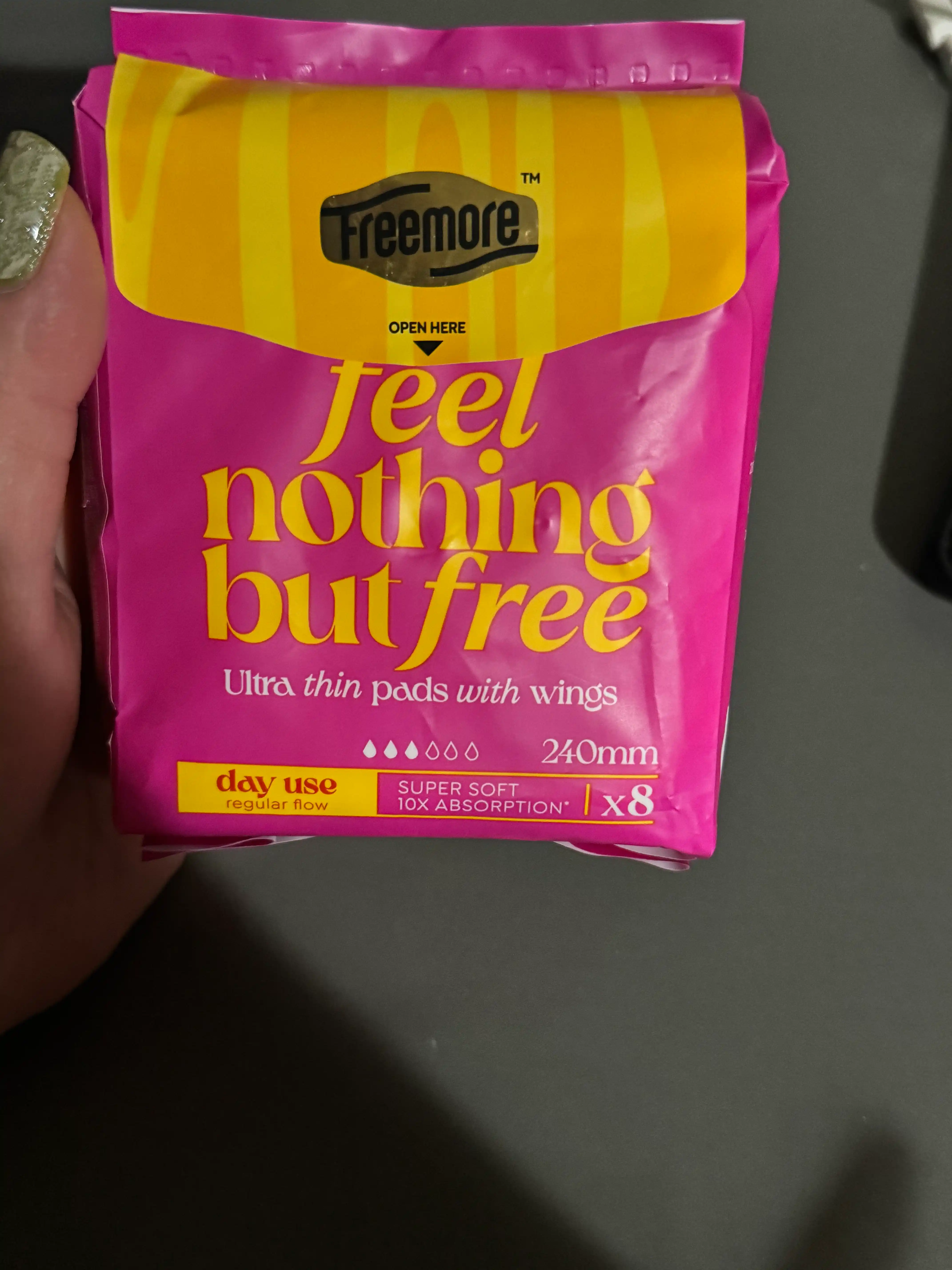 FREEMORE gigienik prokladkalar, ultra yupqa kunduzgi, qanotli, 0,07 sm, 240 mm, 8 dona