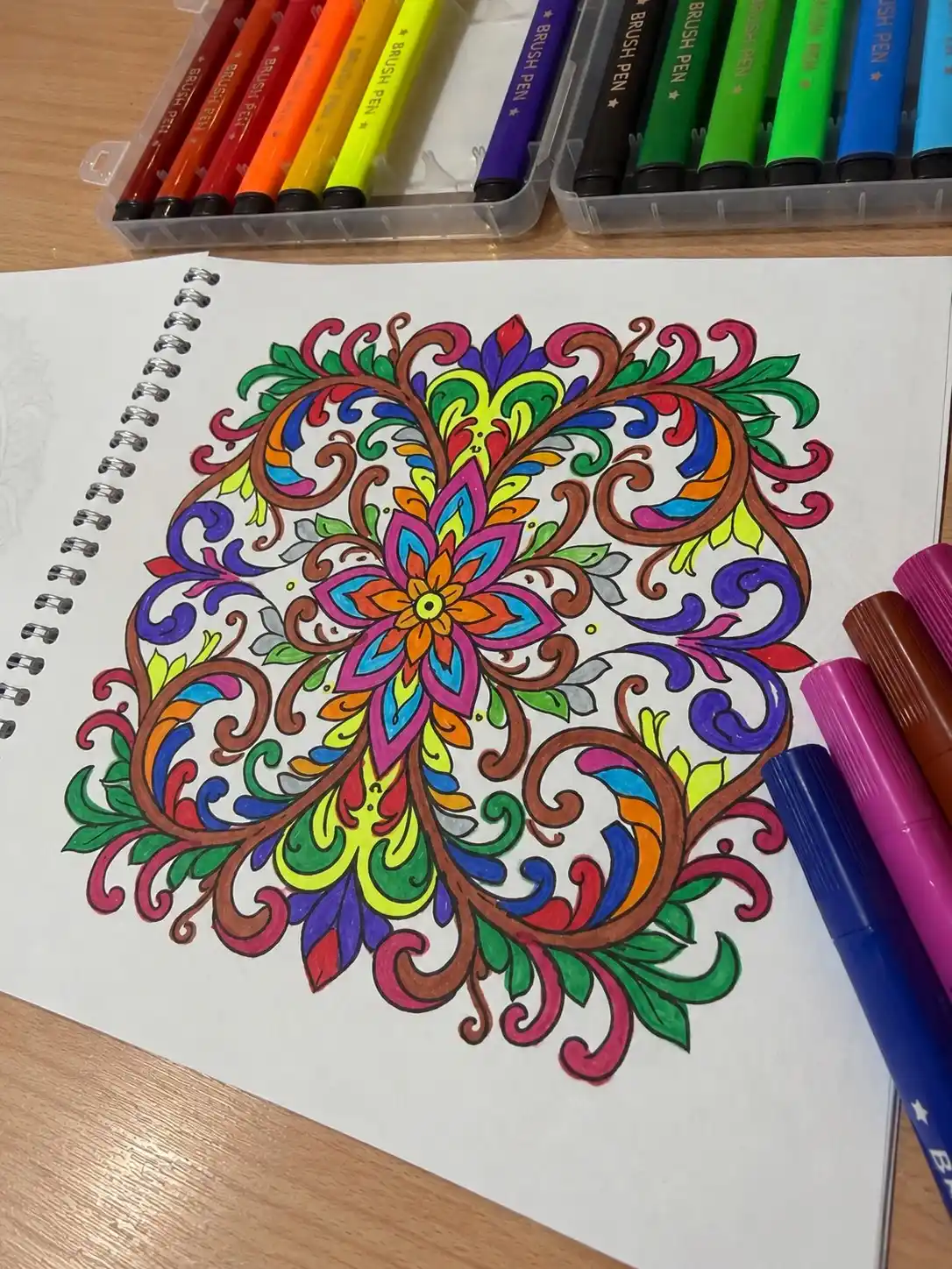 Mandala antistress bo‘yash kitobi spiral muqova