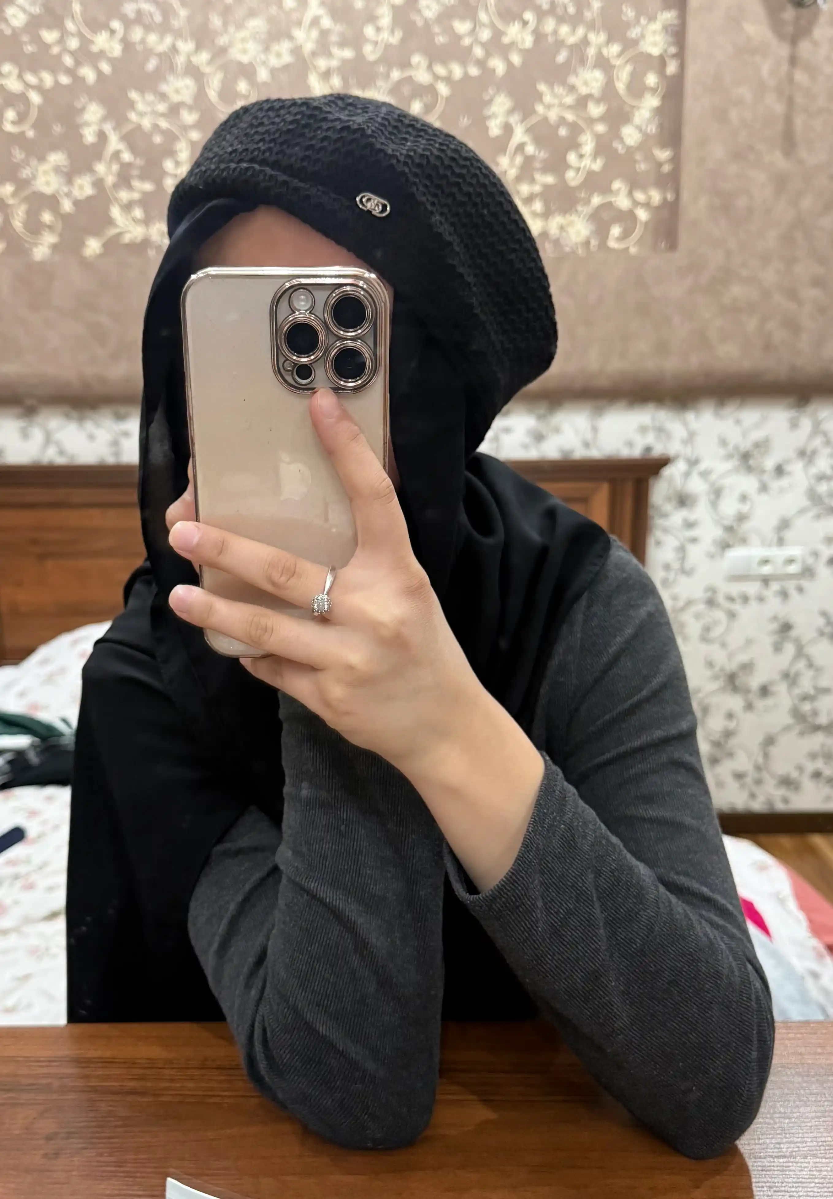 Ayollar uchun yozgi to‘qilgan beret, paxta, universal o‘lcham