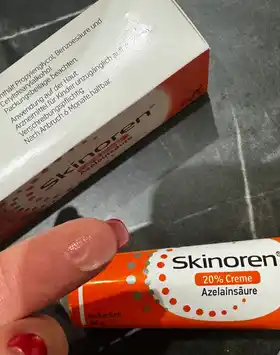 Skinoren 20% yuz kremi, akne, husnbuzar va toshmalarga qarshi, azelain kislotasi, 30 g