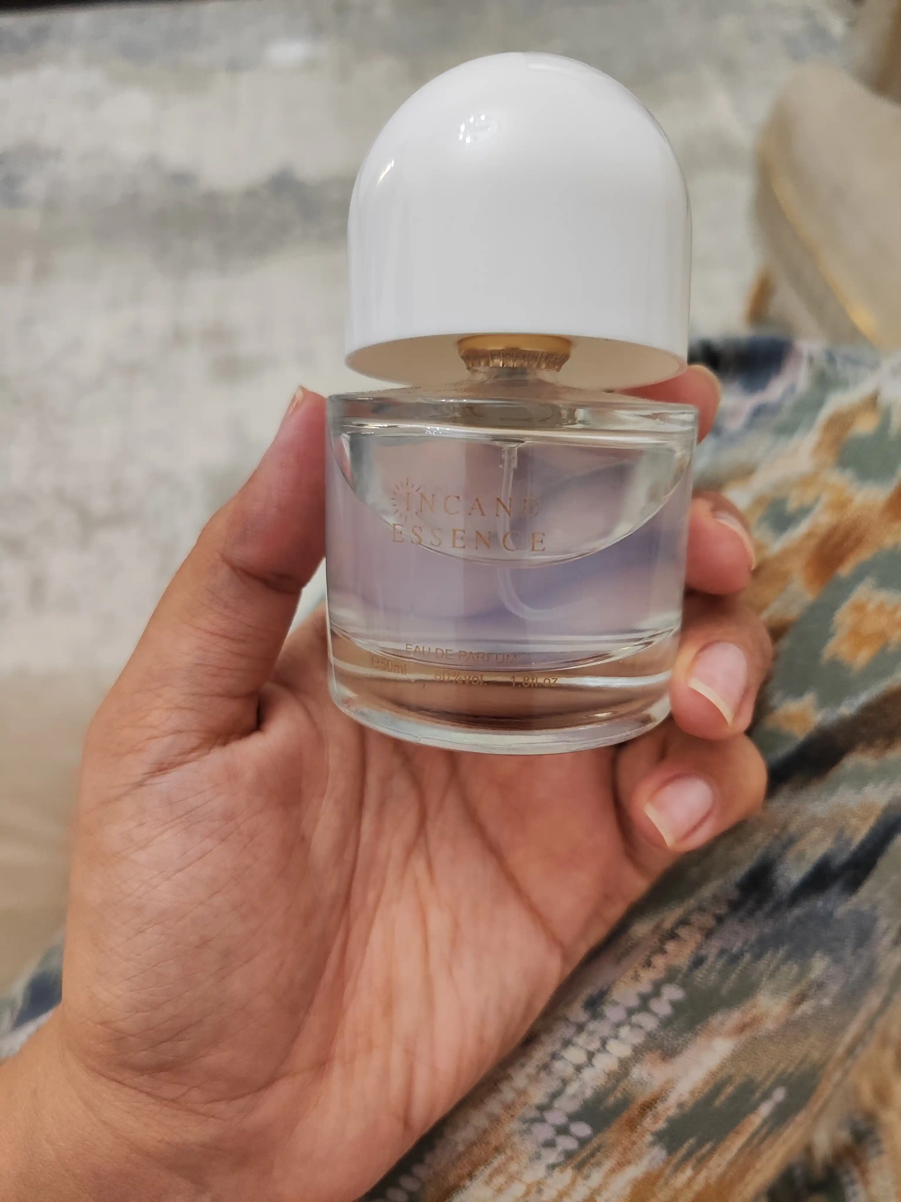 Parfyumlangan suv Avon Incandessence, 50 ml