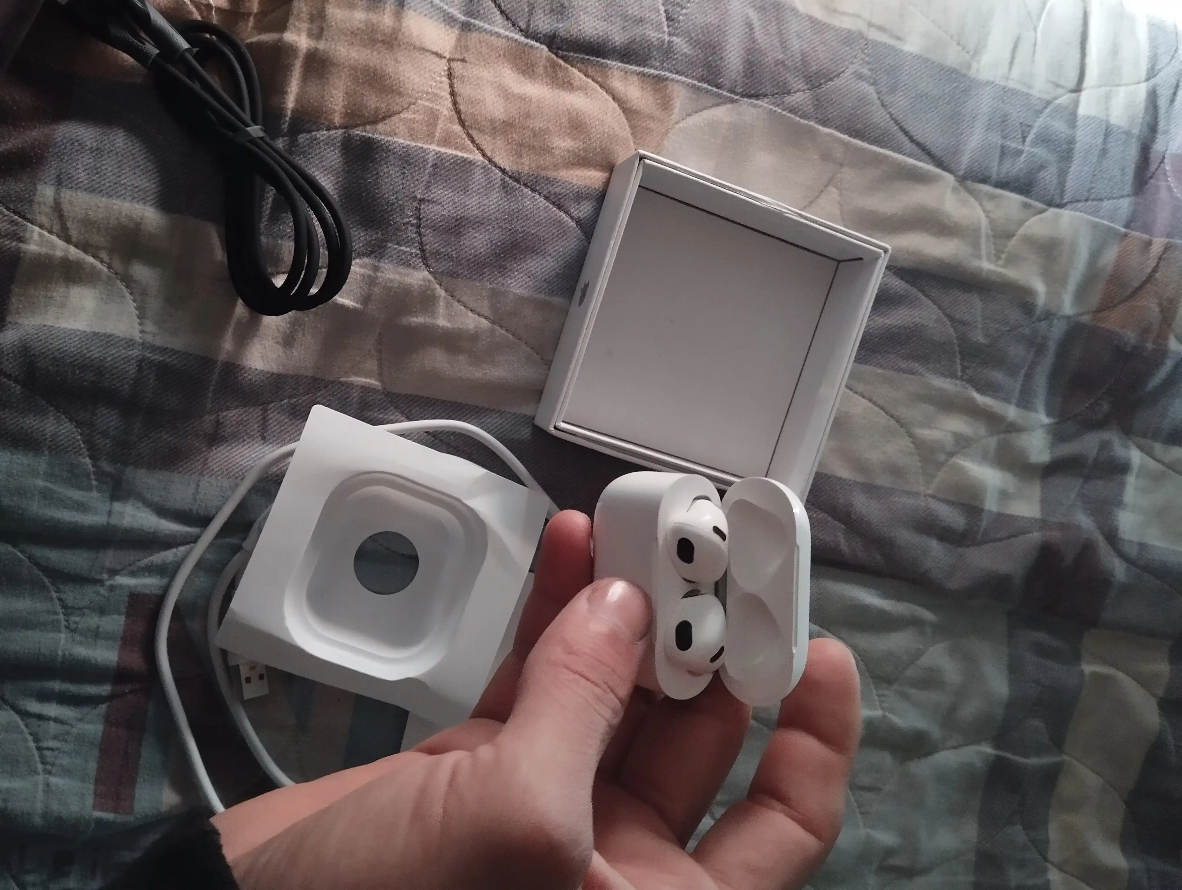 Simsiz quloqchin 3-avlod animatsiyali bluetooth naushnik barcha turdagi smartfonlar uchun