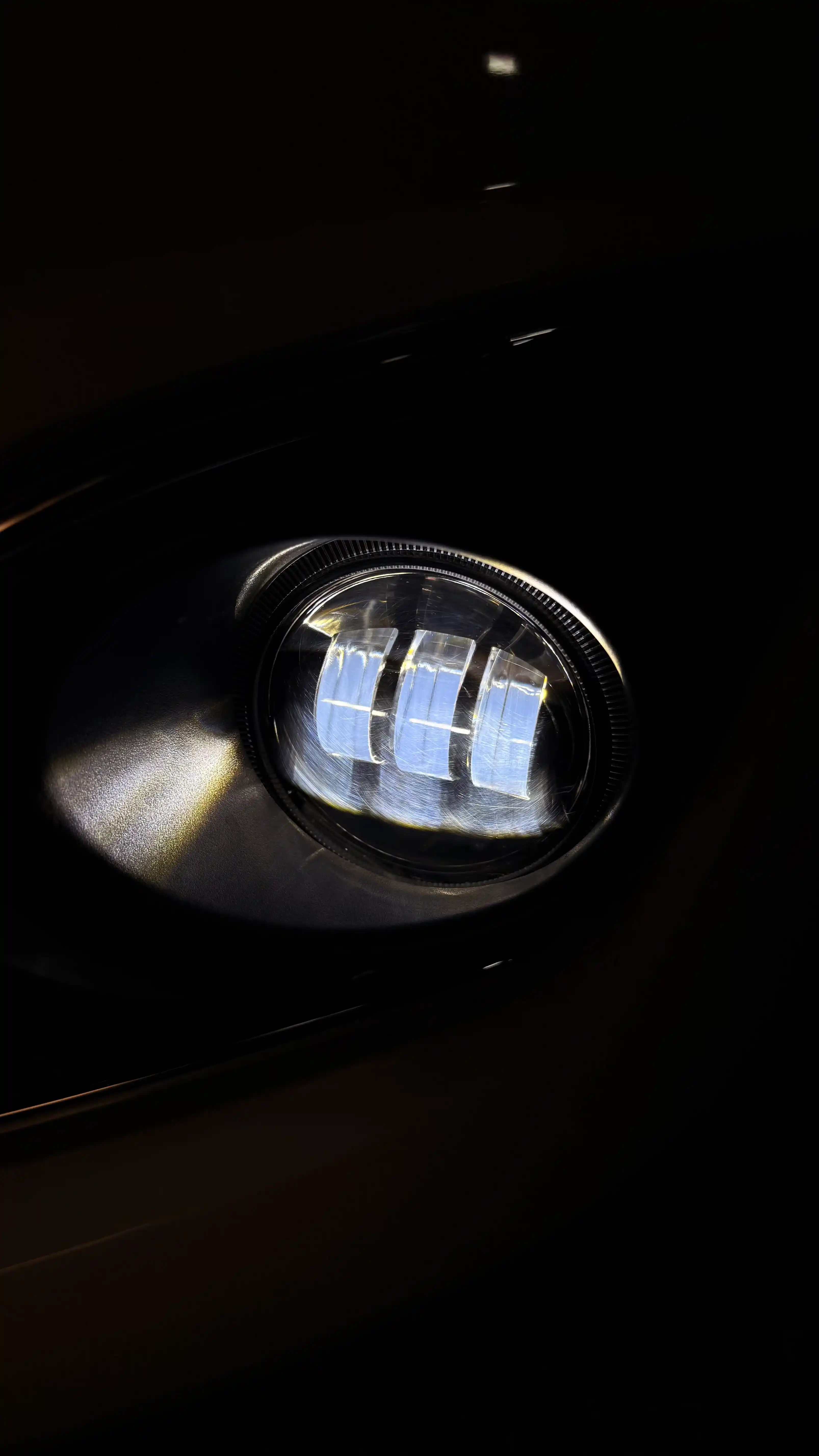 Cobalt Spark matiz uchun tumankaga ikki xil yonadigan led chiroqlar oq sariq bolib yonadi