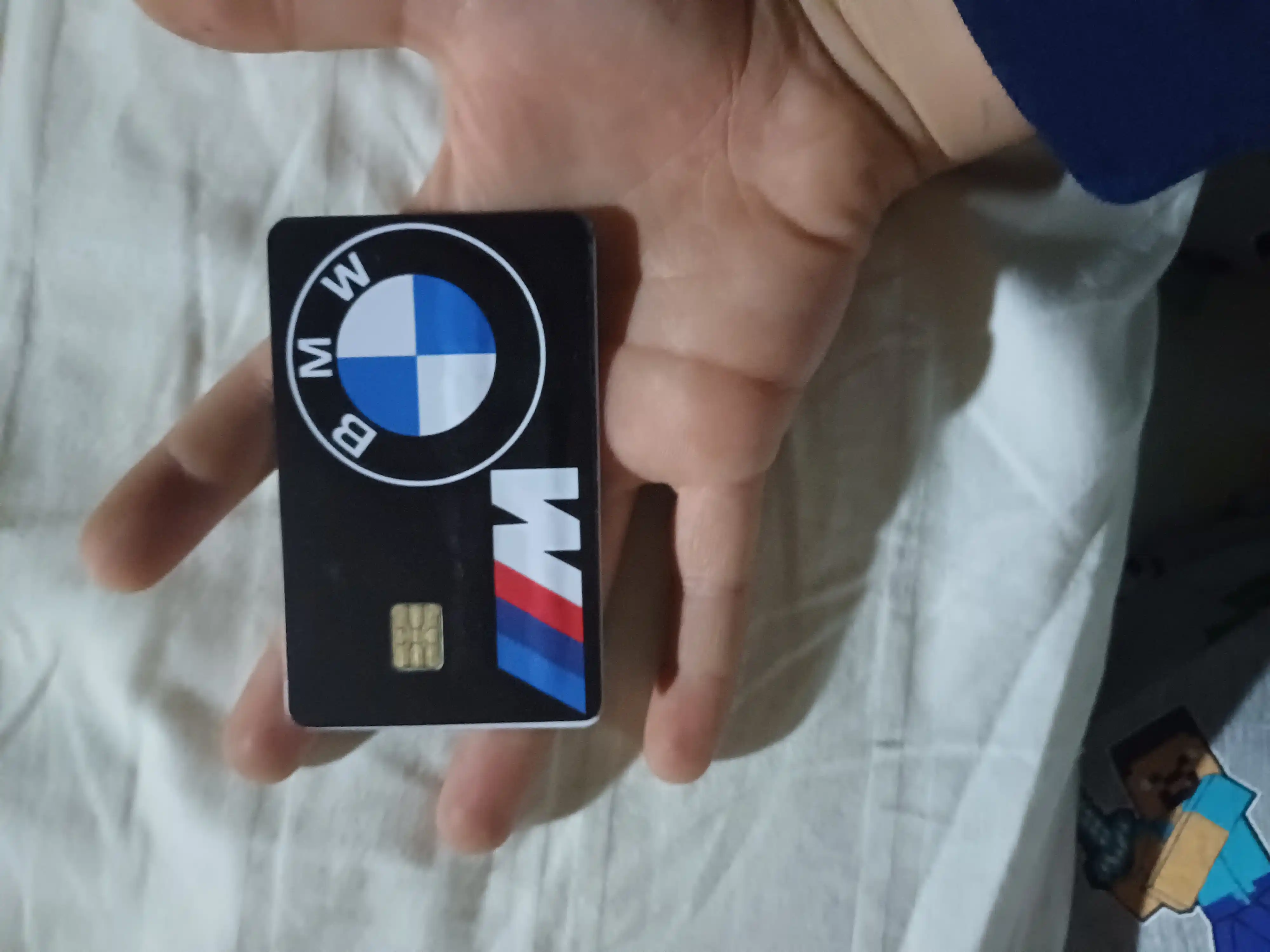 Kartaga nakleyka, karta bezagi, bank kartasi uchun nakleyka