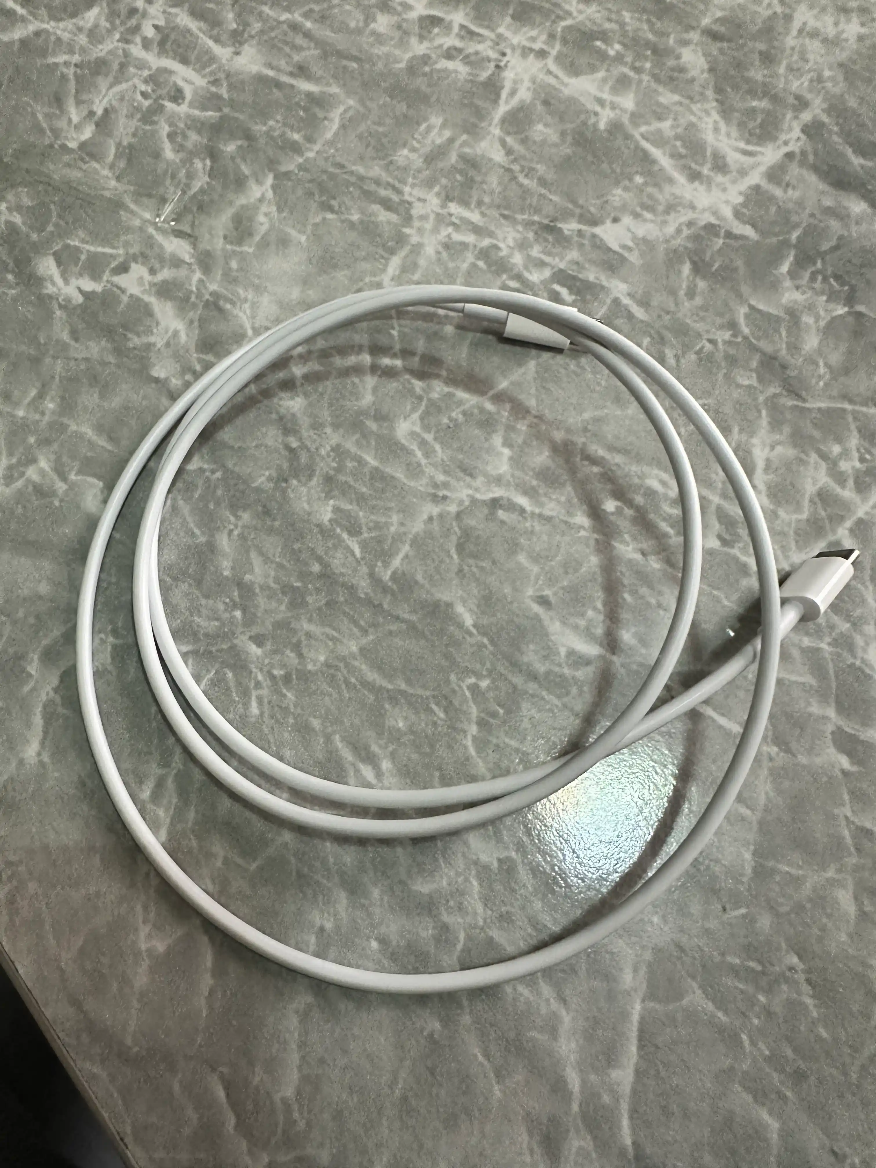 Кабель USB-C to USB-C, USB-C to Lightning, мощность до 60 W, длина 1 м