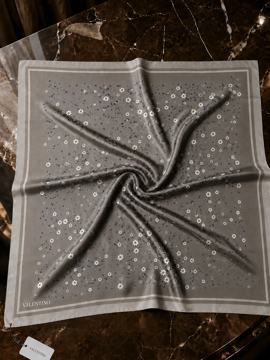 Платок Silk Twill 90×90, шелковистый с цветочным принтом, нескользящий, дышащий, для хиджаба