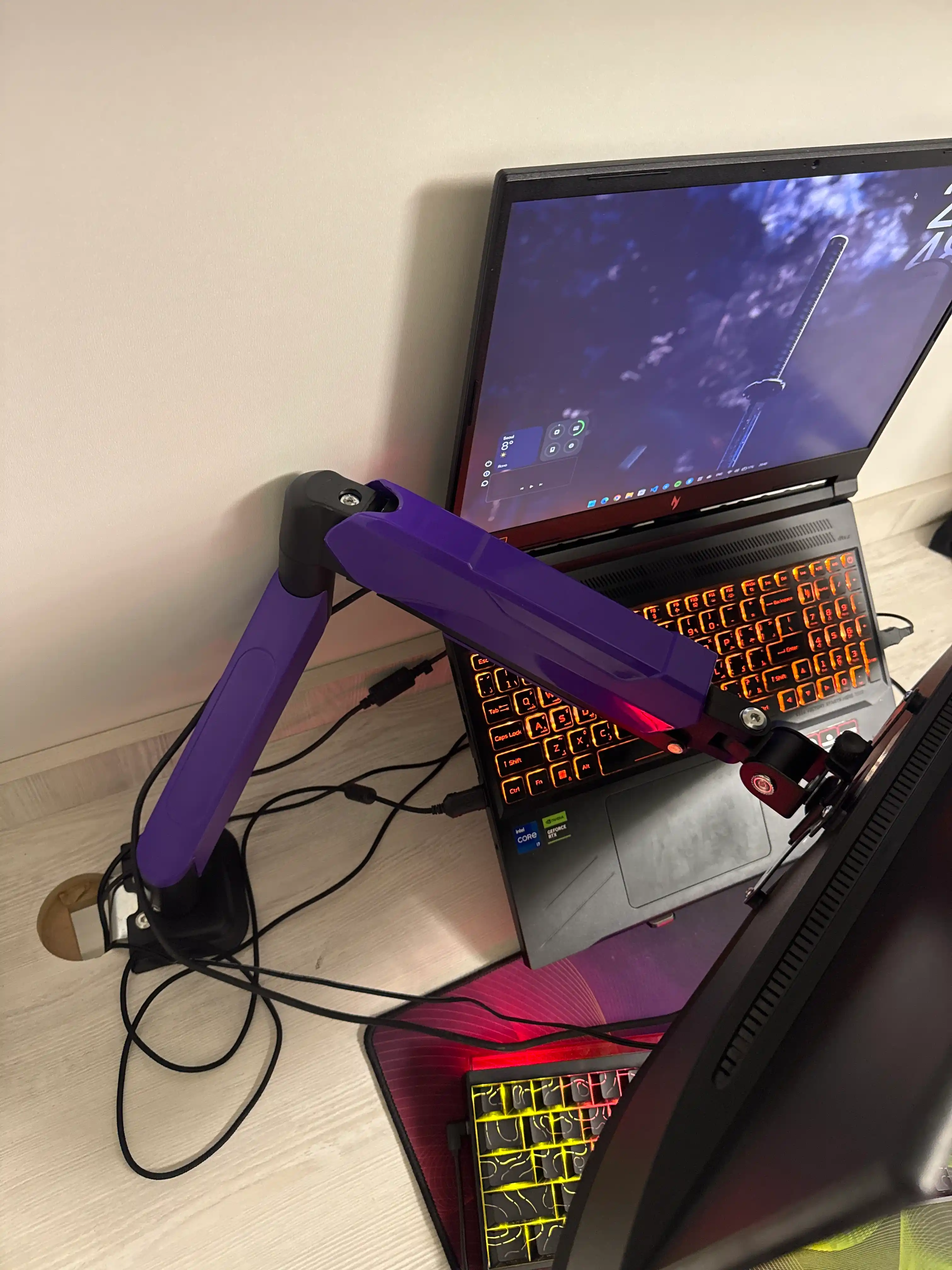 Monitor kronshteyn, ekran diagonali 17-32", 10 kg
