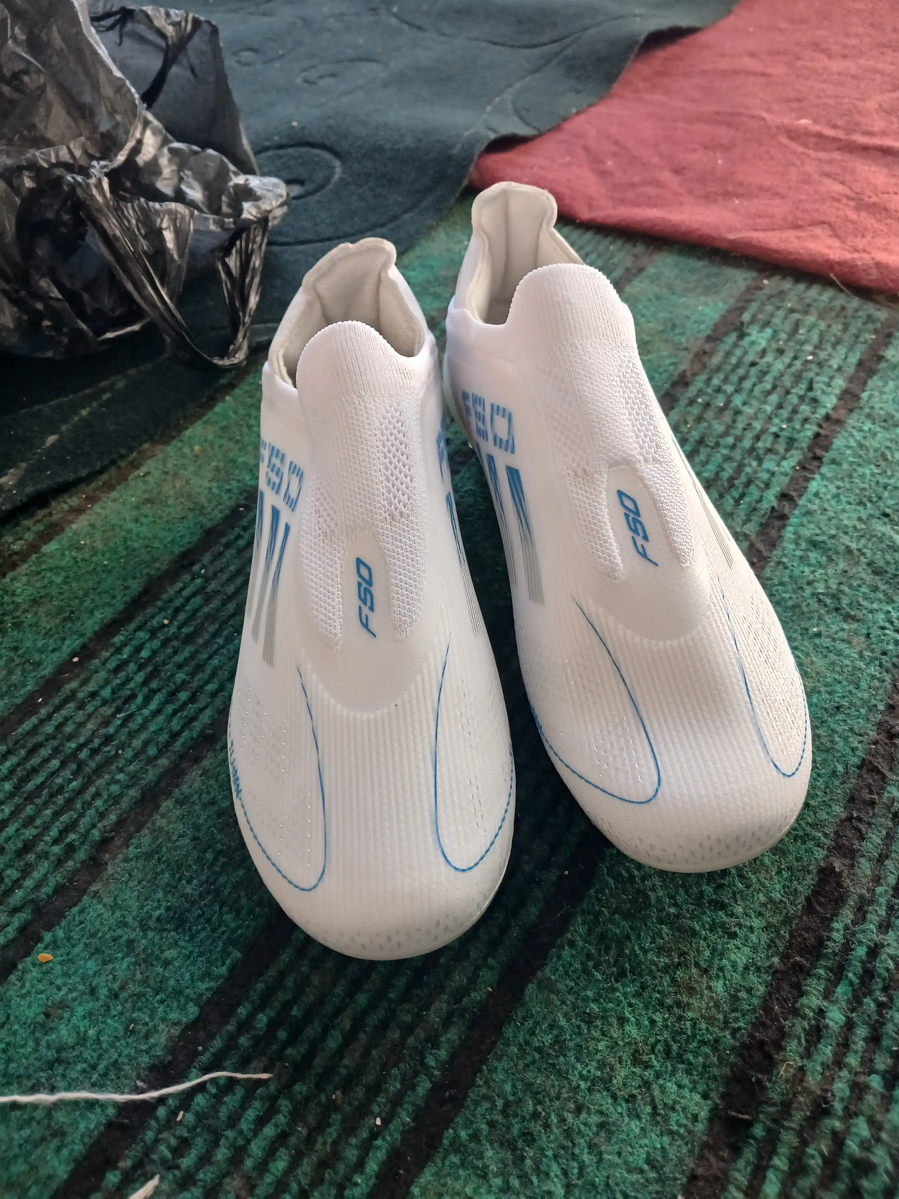 Футбольные бутсы и сороконожки F50, мужские, подростковые, размеры 35–44