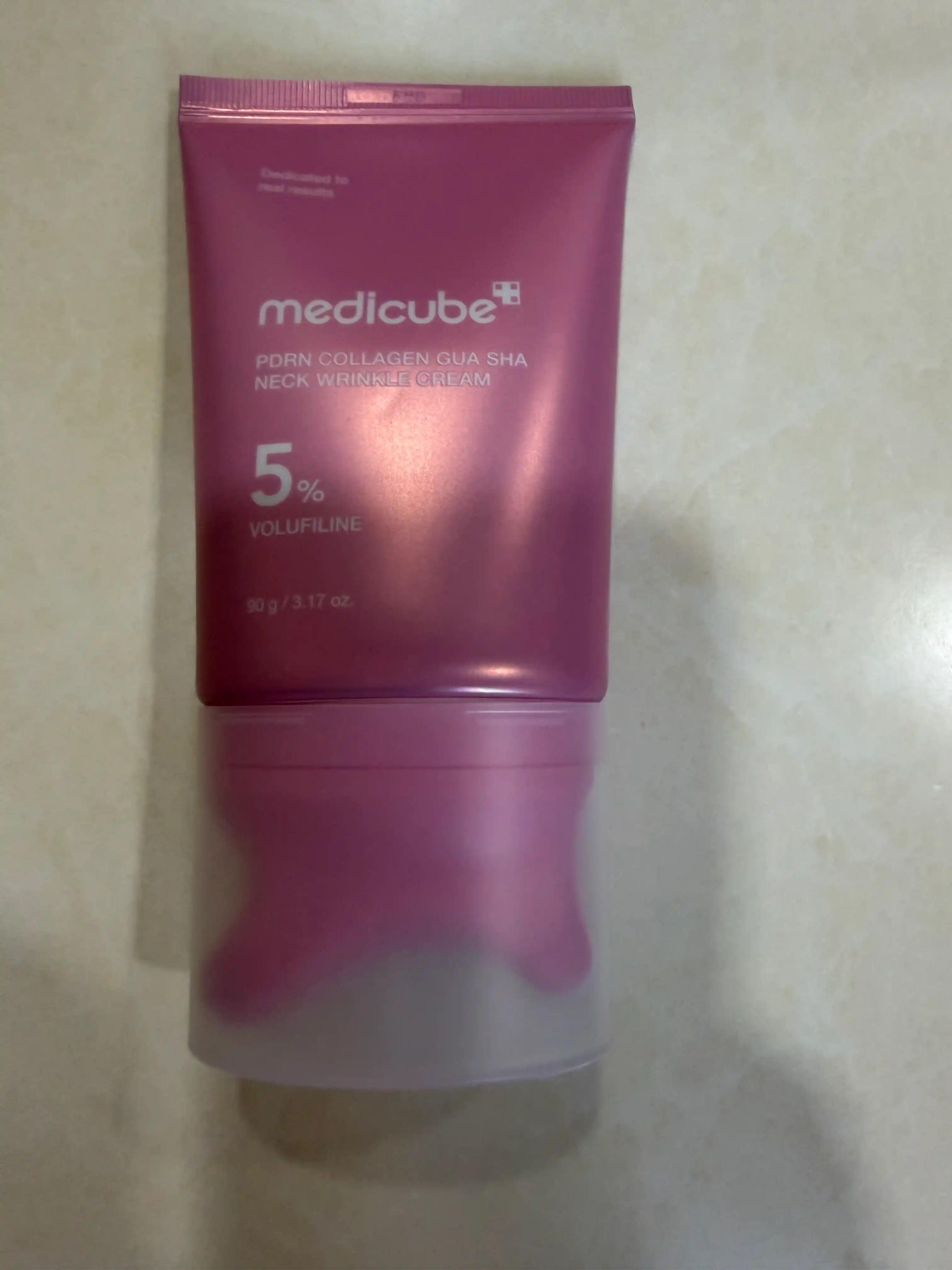 Medicube PDRN Kollagen Gua Sha bo'yin ajinlarini tekislovchi krem (50 ml)