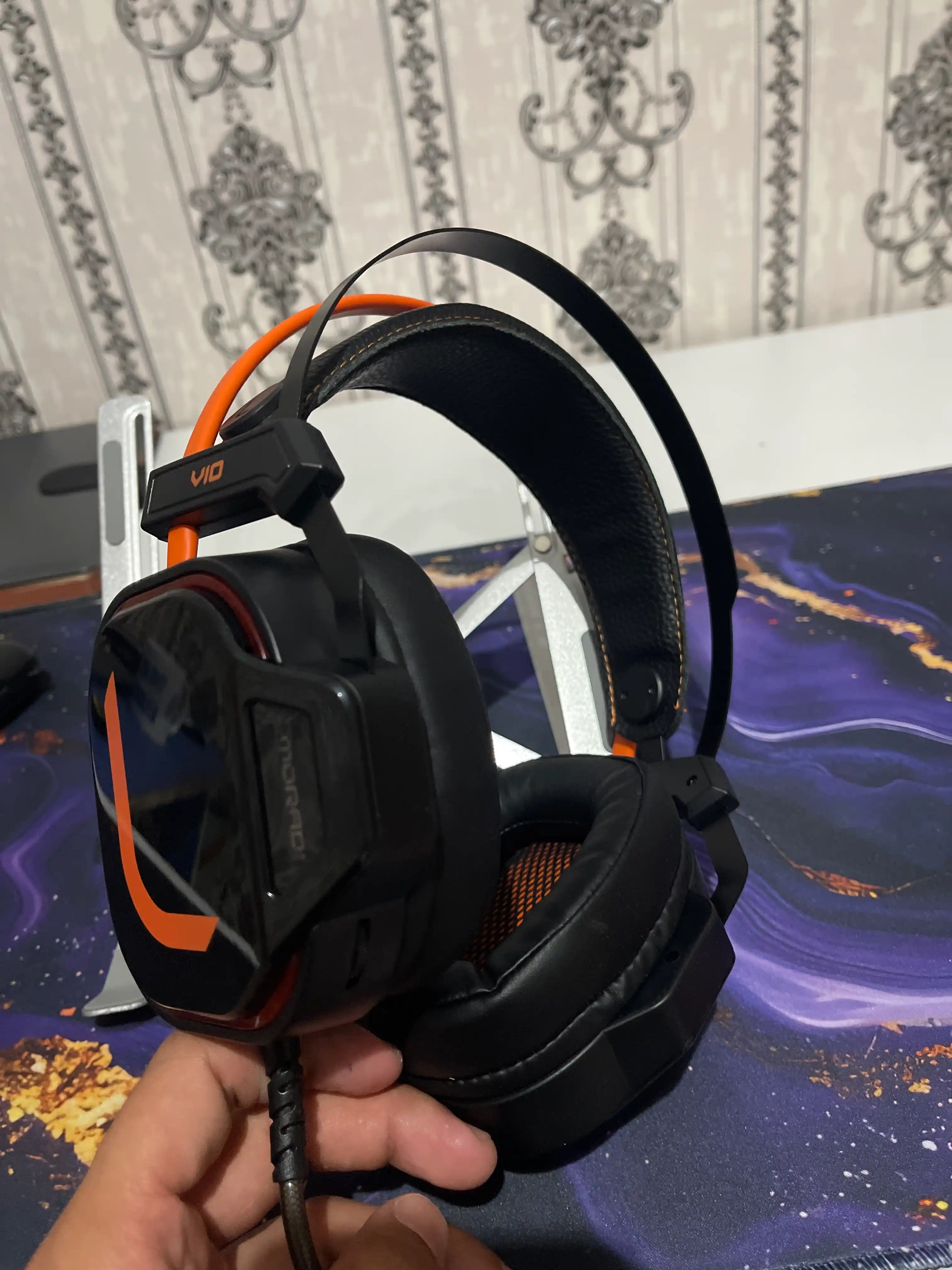 Игровая гарнитура с USB-подключением и наушники для ПК подсветкой