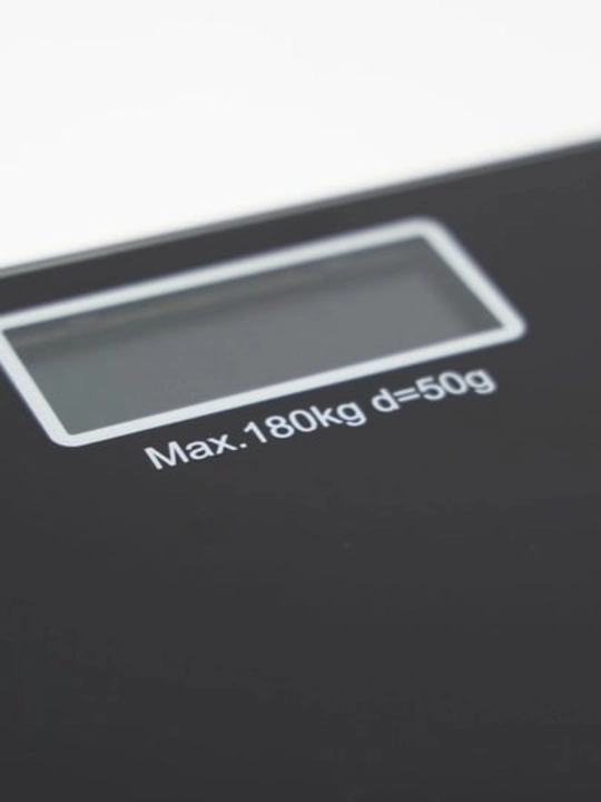 Elektron tarozi – 180 kg gacha, LCD displeyli, 50 g aniqlikda
