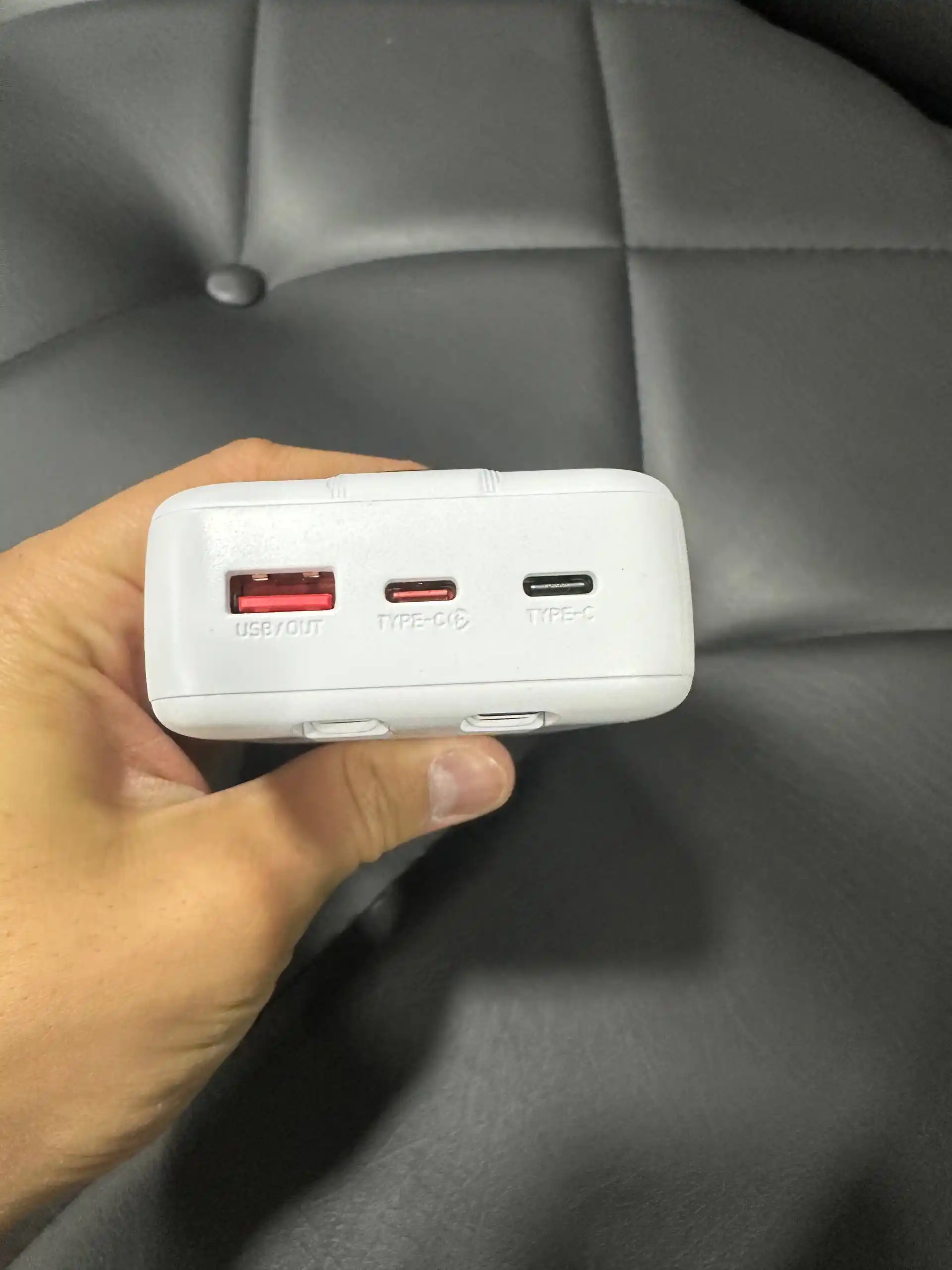 Tashqi akkumulyator PowerBank 20000–30000 mAh, 22.5W, tez zaryadlash, 2 ta ichki kabel b-n