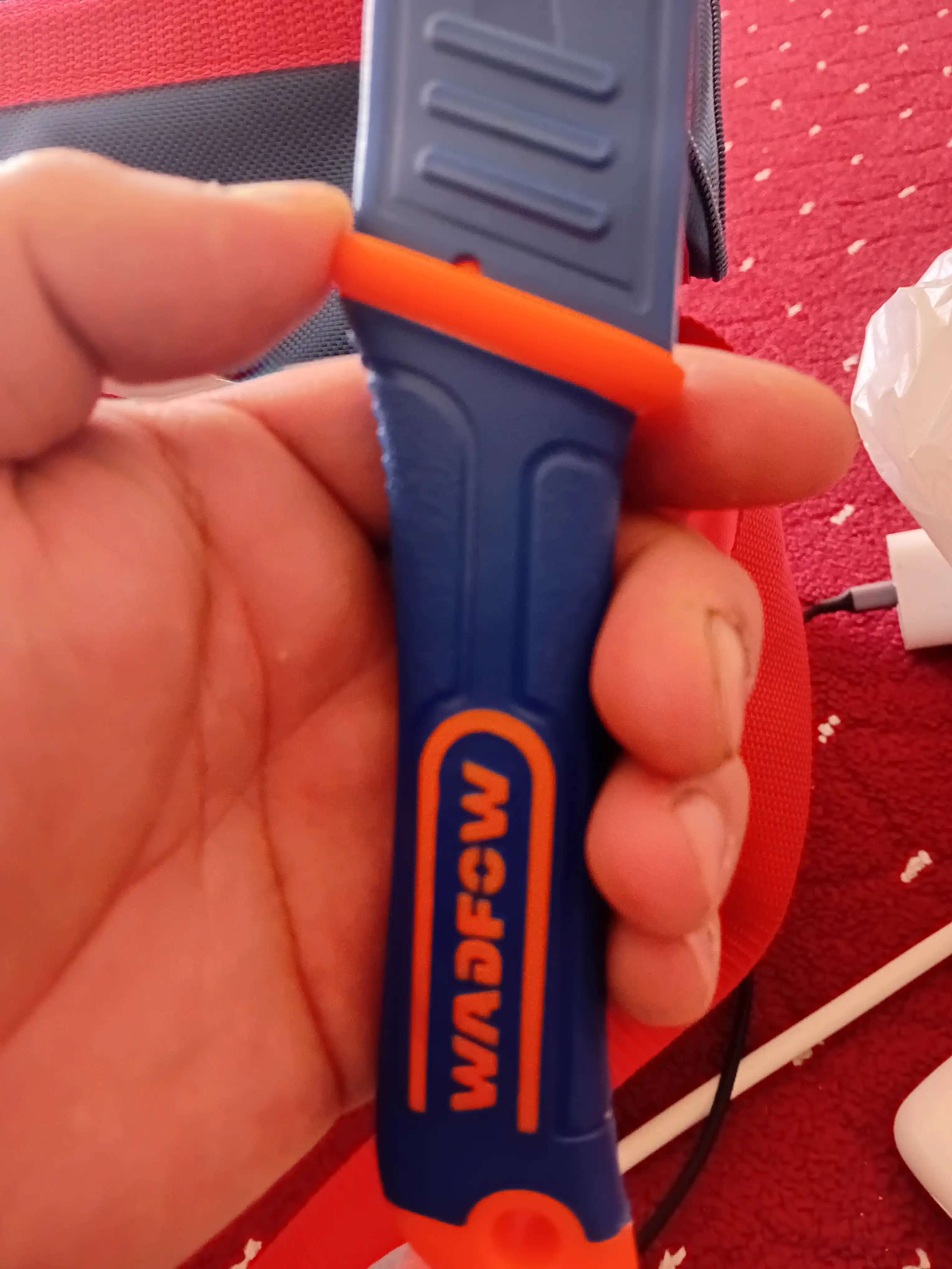 Kabel ochuvchi va kesuvchi pichoqlar