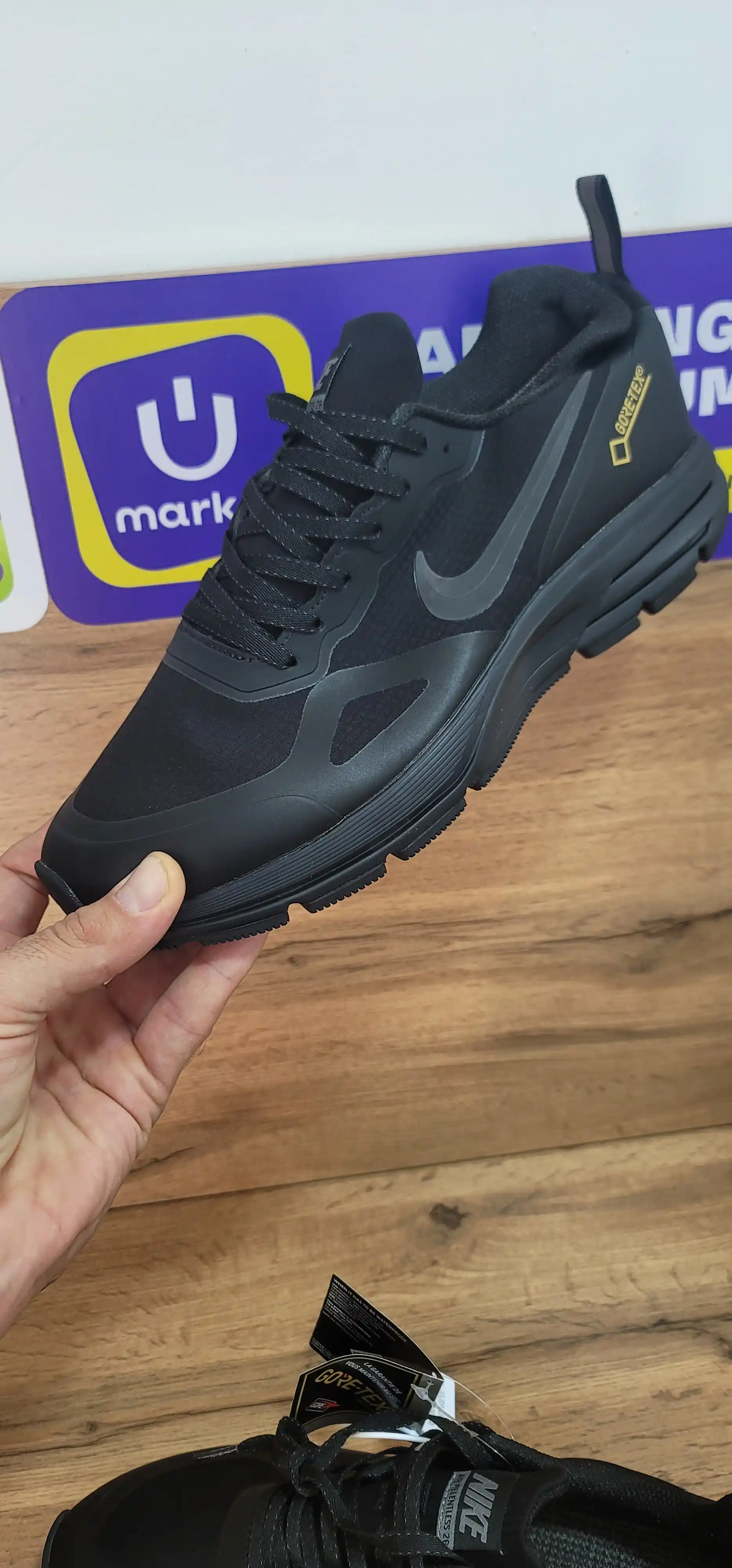 Мужские кроссовки GORE-TEX