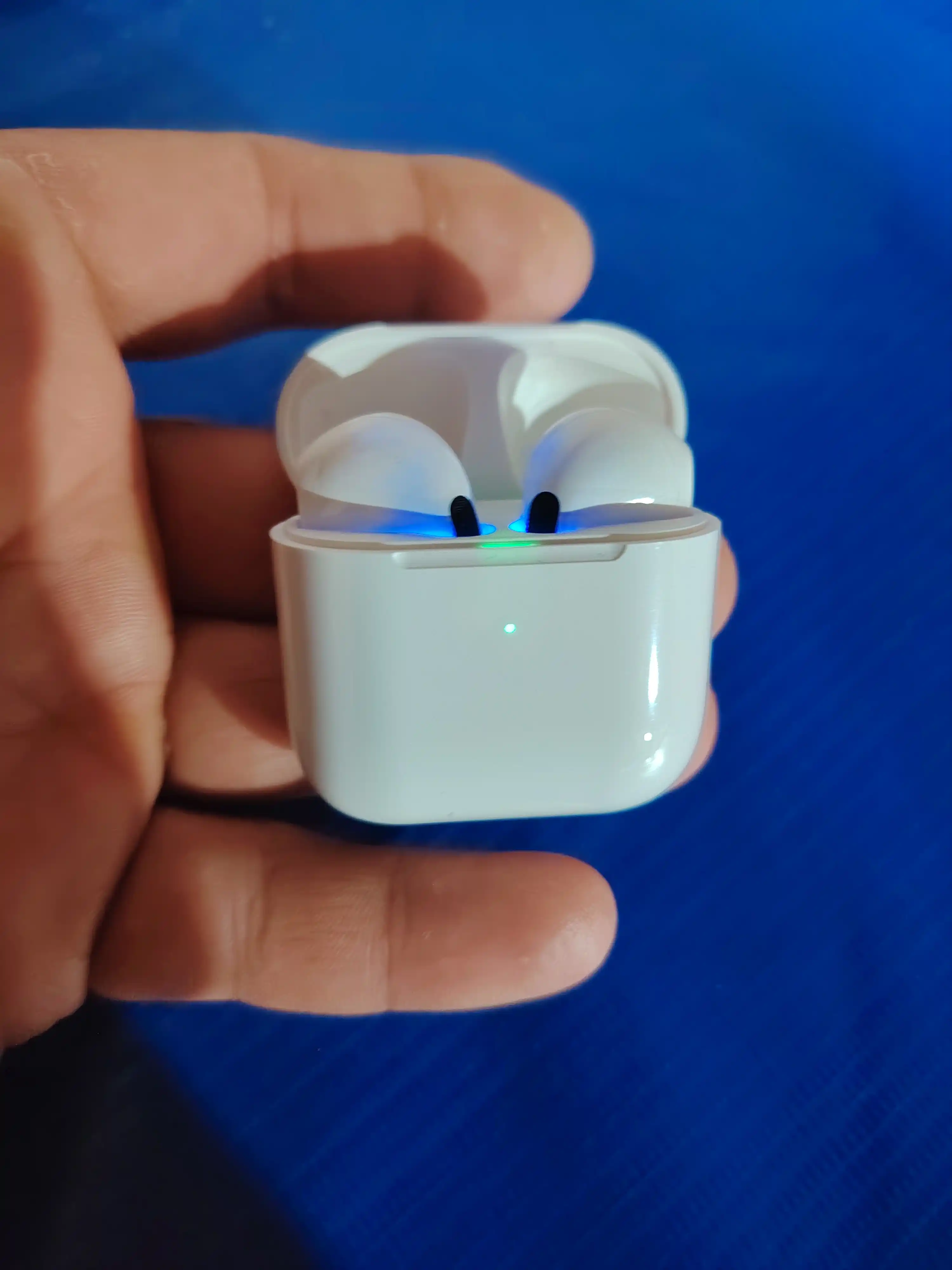 Simsiz quloqchinlar APods 3 — iPhone va Android uchun
