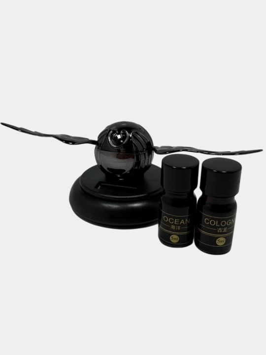 GOLDEN WINGS Quyosh energiyasida ishlaydigan premium avtomobil xushbo‘ylantirgichi