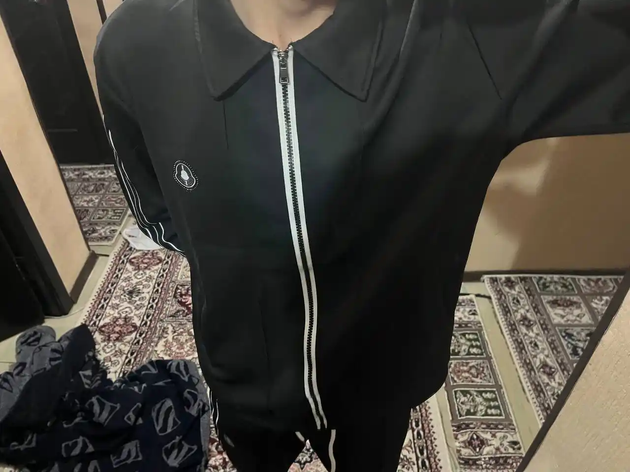 Kuzgi erkaklar sport kostyumi