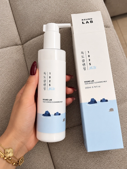 Round Lab 1025 Dokdo Cleansing Milk, yuzni makiyajdan tozalash vositasi,namlantiruvchi sut