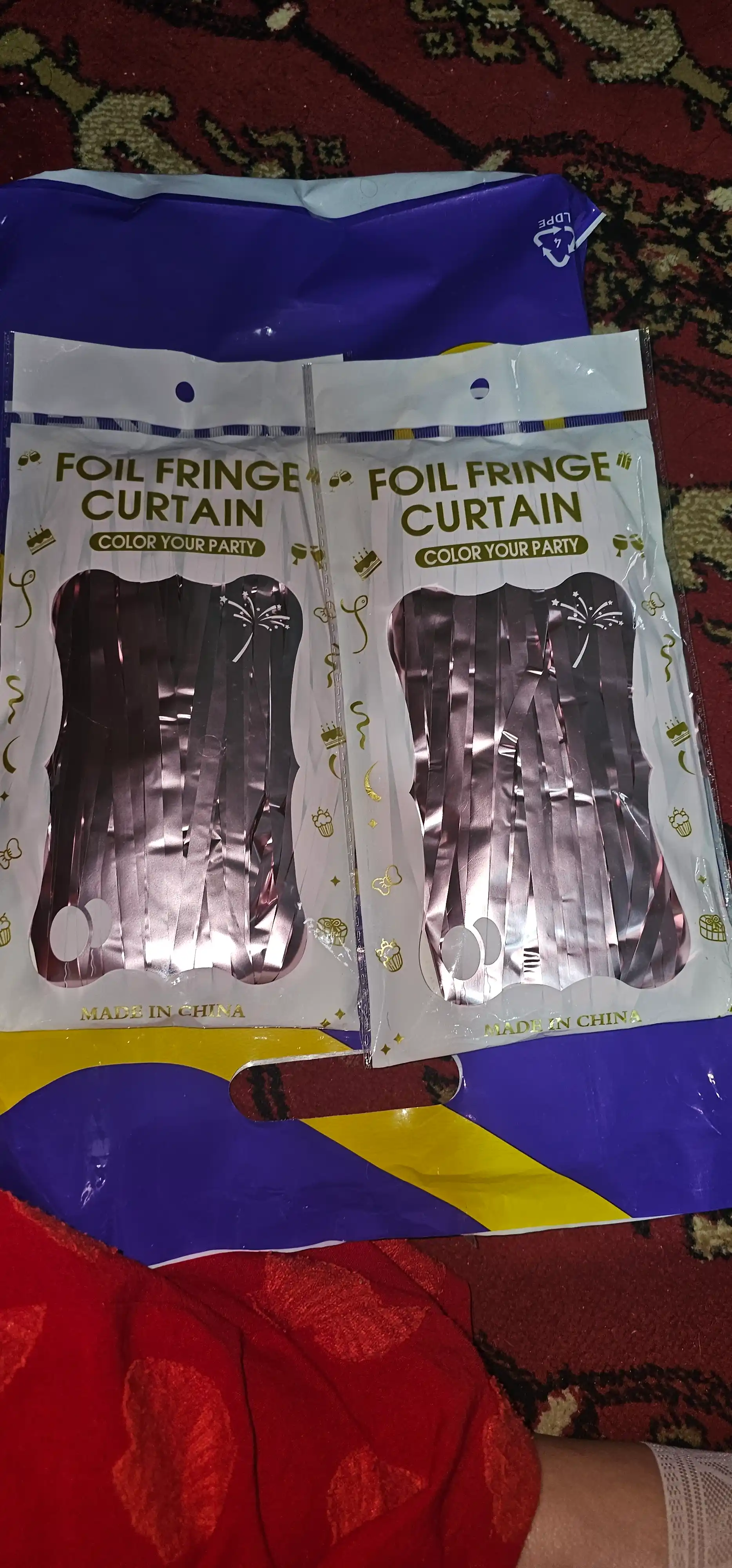 Foto zonasi uchun o'z-o'zidan yopishtiruvchi parda "Yomg'ir"