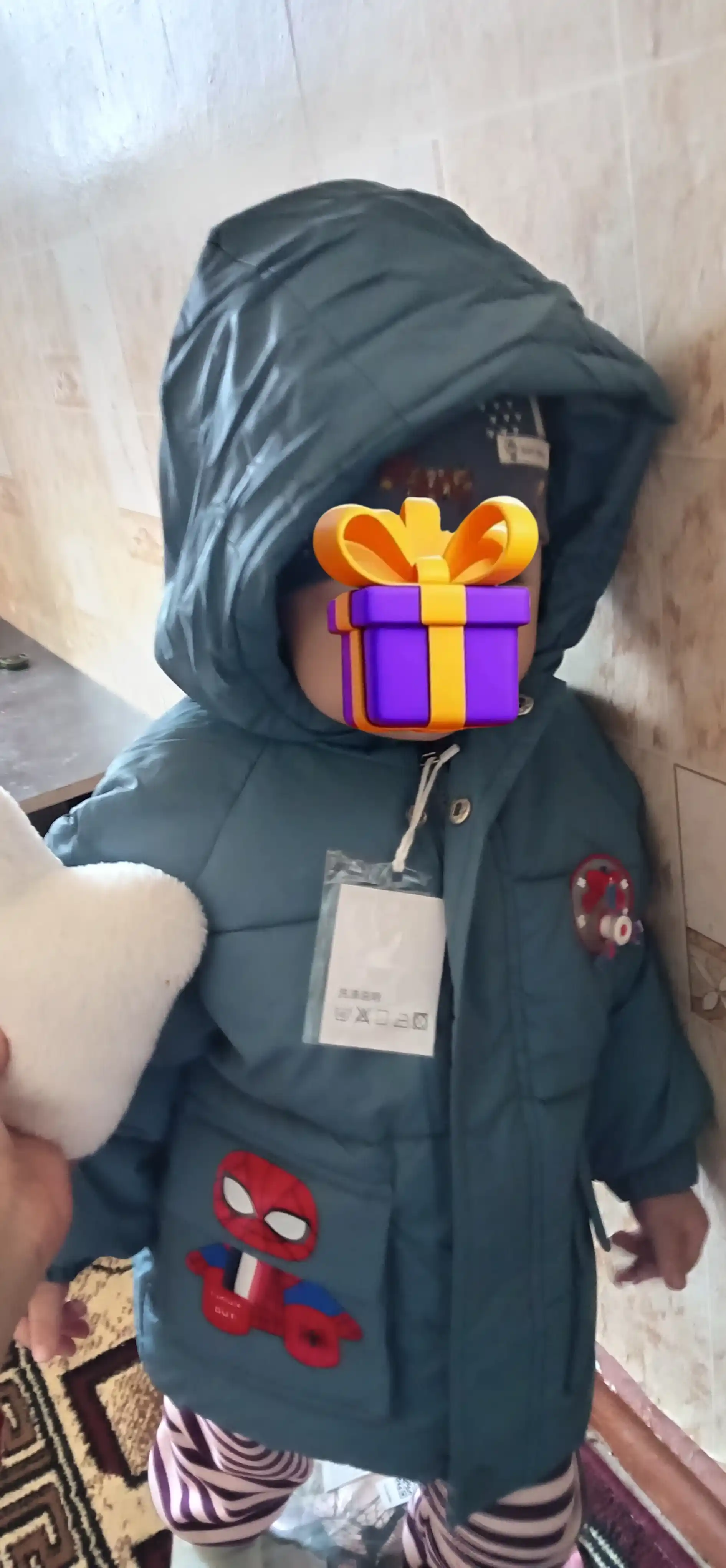 O'gil bolalar uchun qish mavsumiga qalin qurtka yomgir otkizmaydi issiqliklni taminlaydi