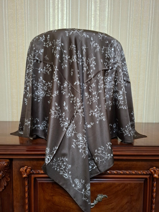 Ayollar uchun ipak ro‘mol, hijob, 90 x 90 sm