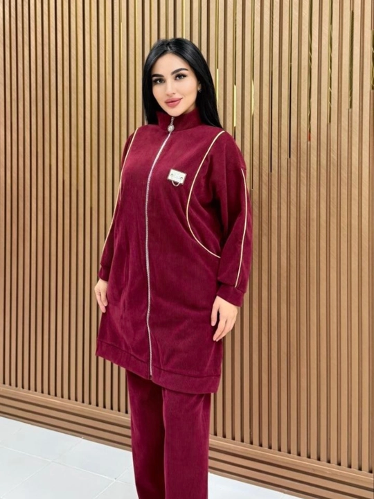 Ayollar uchun bordo rang velur kostyum shimli ikki qismli kiyim