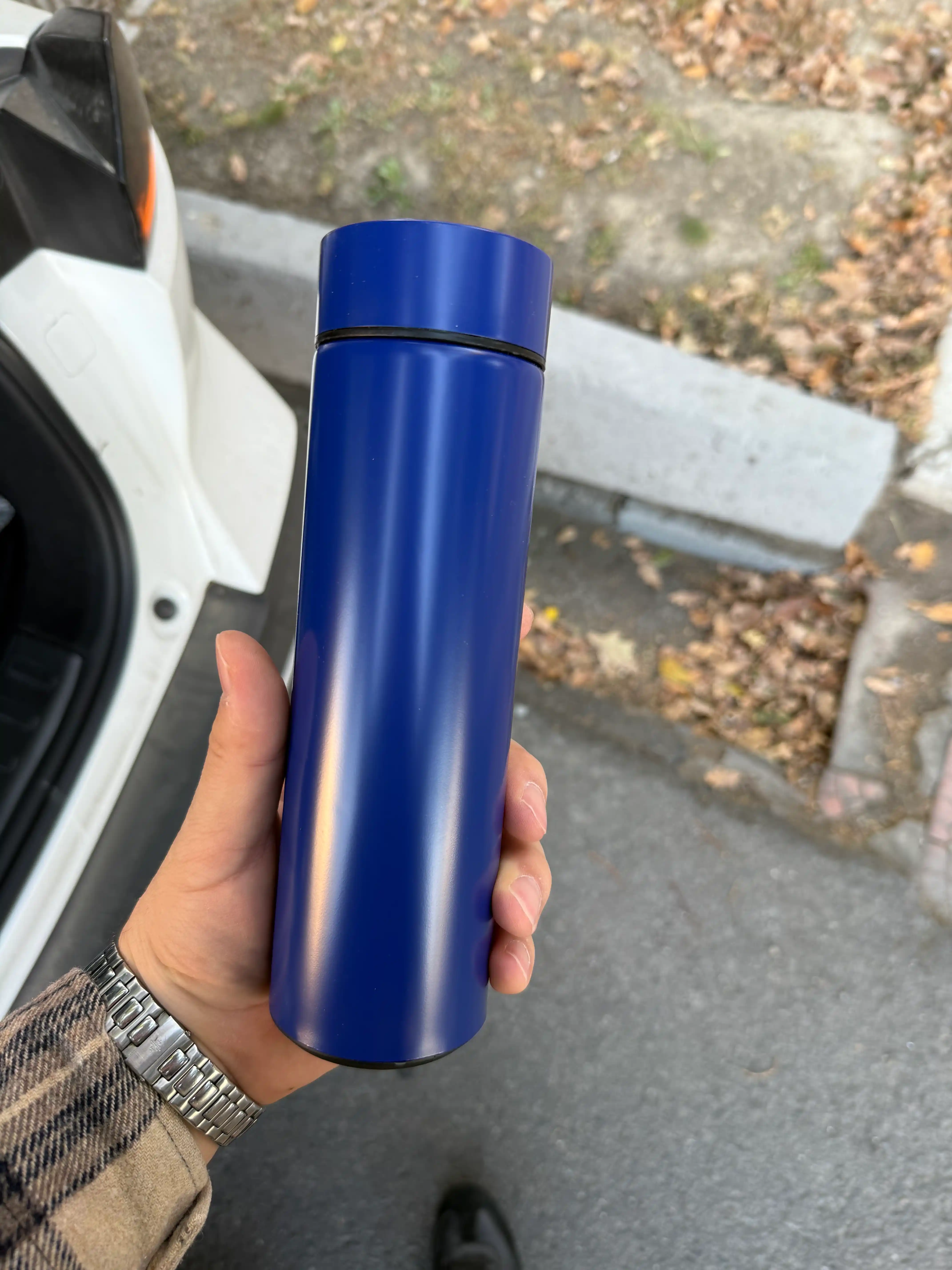 Issiq va sovuq ichimliklar uchun datchiklik termos