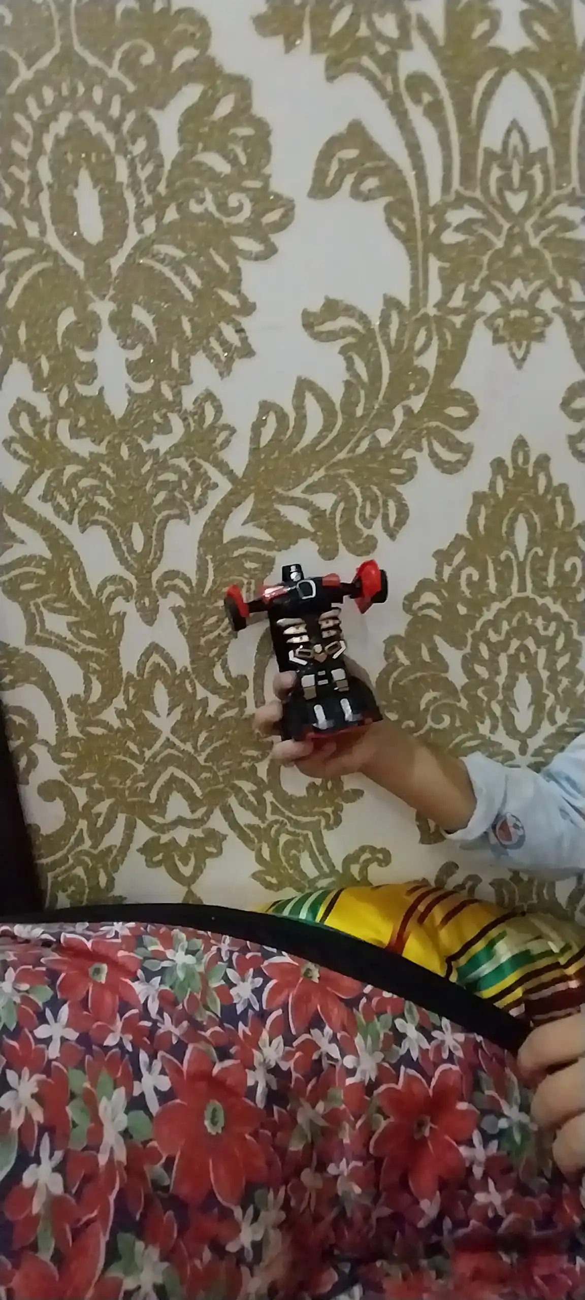 Bolalar o'yinchoq mashinasi, o'zgartiruvchi robot, 2 tasi 1 da