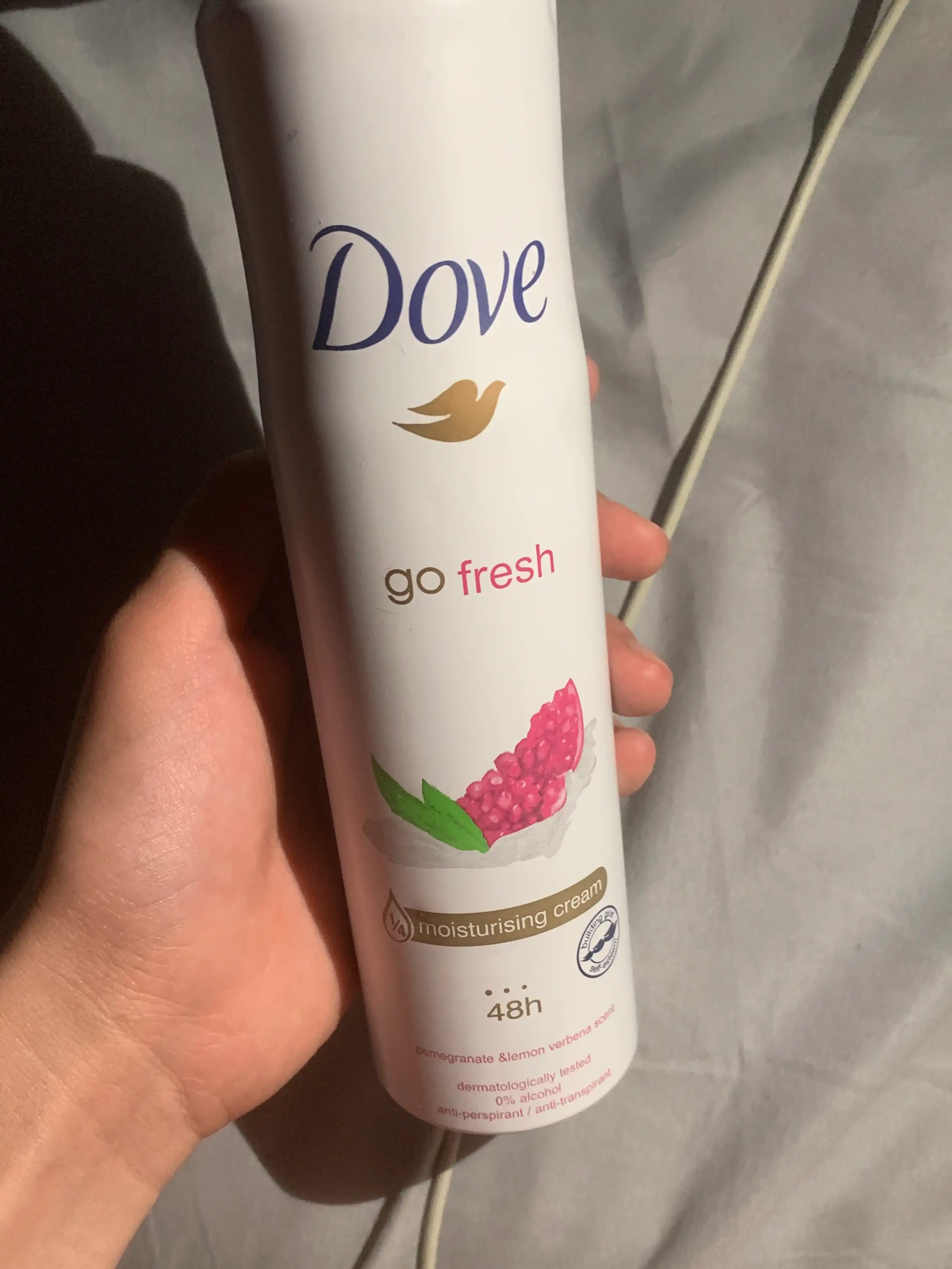 Ayollar uchun antiperspirant-dezodorant spreyi Dove, terlashga qarshi himoya 48soat, 250ml