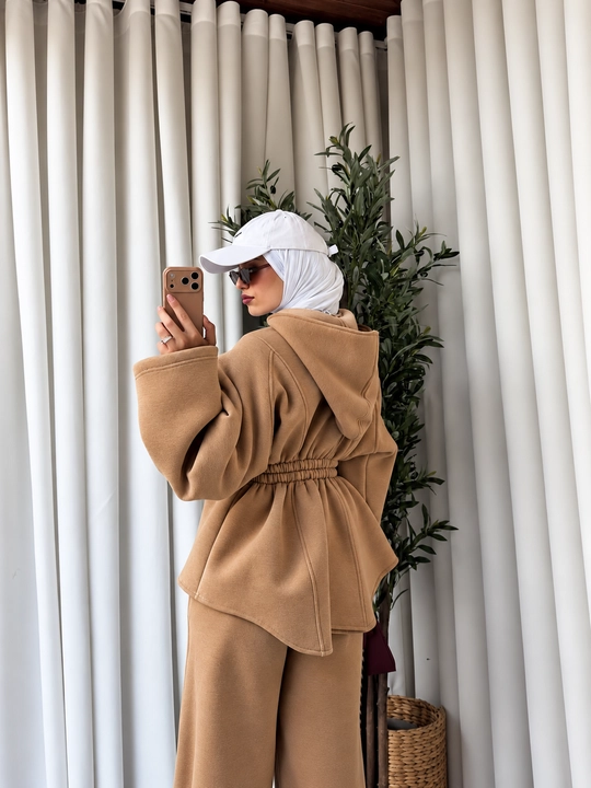 Ayollar uchun nachyosli kostyum dvoyka: oversize xudi va keng shim jogger kuz-qish 44-52