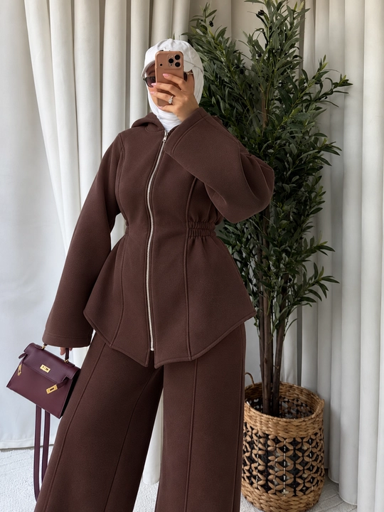 Ayollar uchun nachyosli kostyum dvoyka: oversize xudi va keng shim jogger kuz-qish 44-52