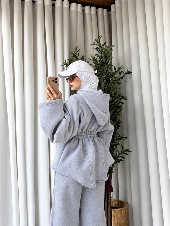 Ayollar uchun nachyosli kostyum dvoyka: oversize xudi va keng shim jogger kuz-qish 44-52