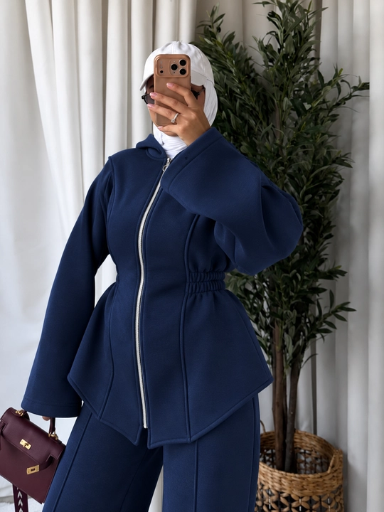Ayollar uchun nachyosli kostyum dvoyka: oversize xudi va keng shim jogger kuz-qish 44-52
