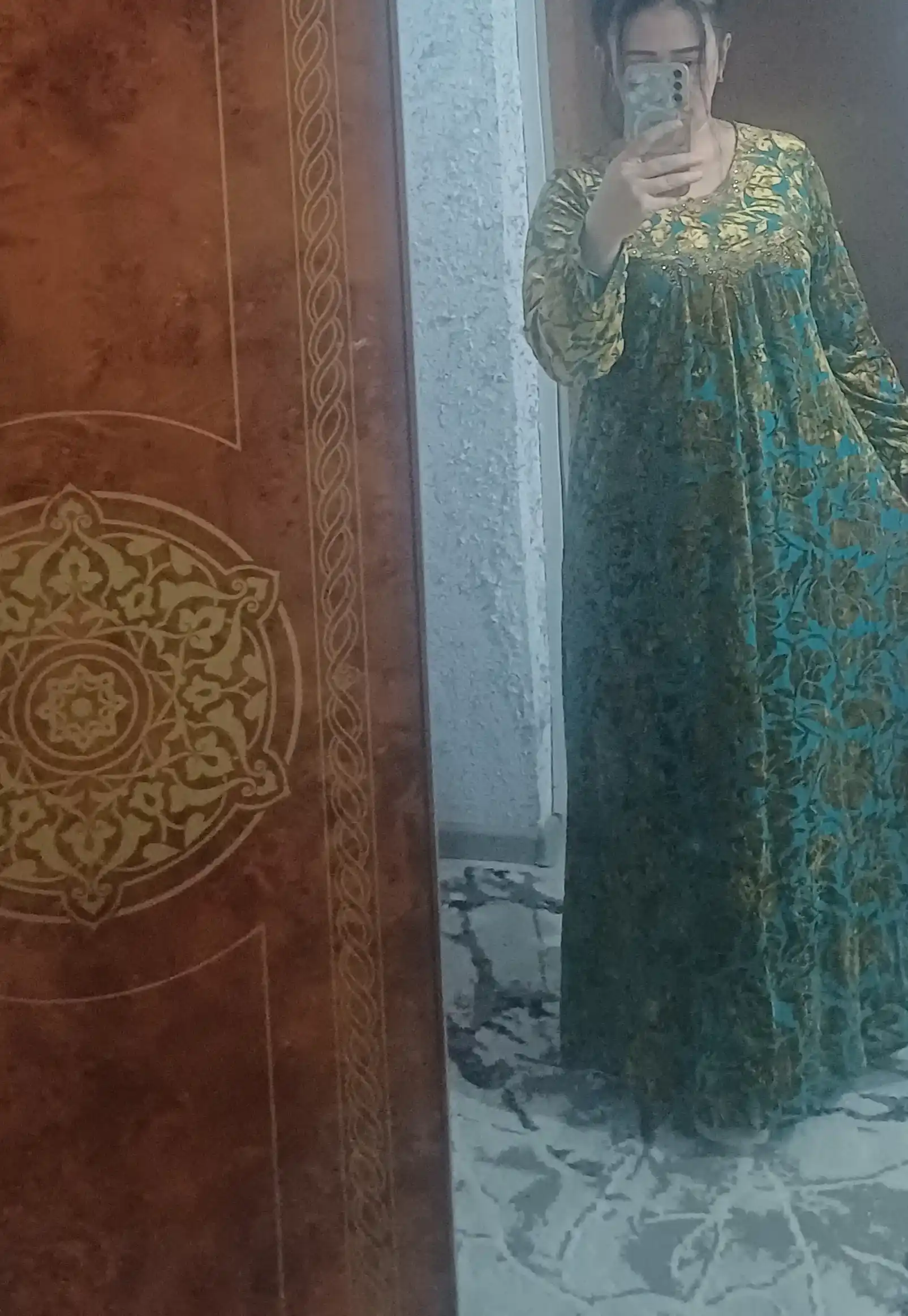 Katta o‘lchamdagi ayollar ko‘ylagi