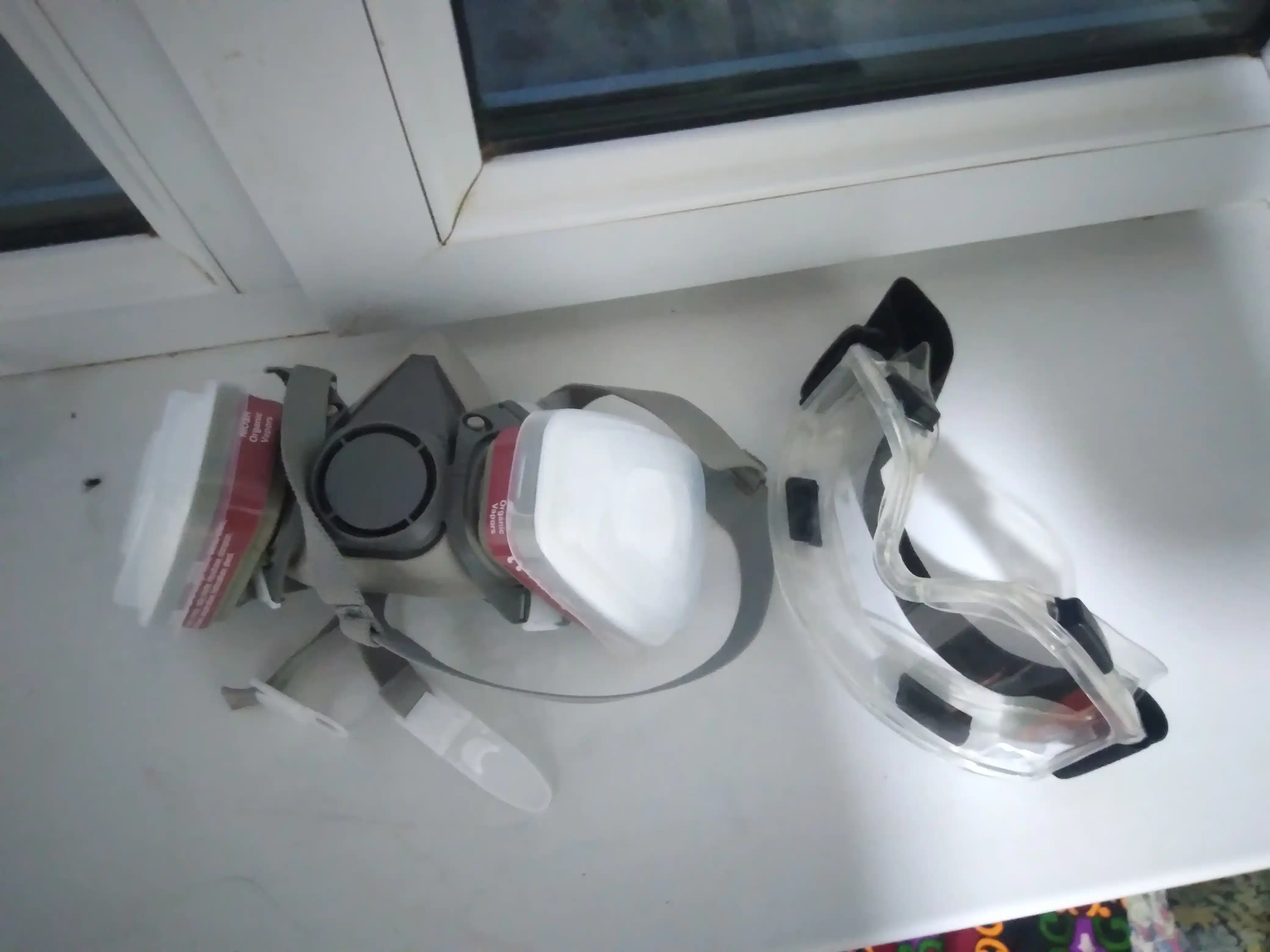 Respirator yarim niqobli, professional himoya ko'zoynagi bilan
