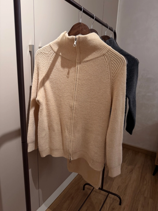 Kostyum ayollar uchun, to‘qilgan, sviter va shimdan iborat — UNCHA STORE