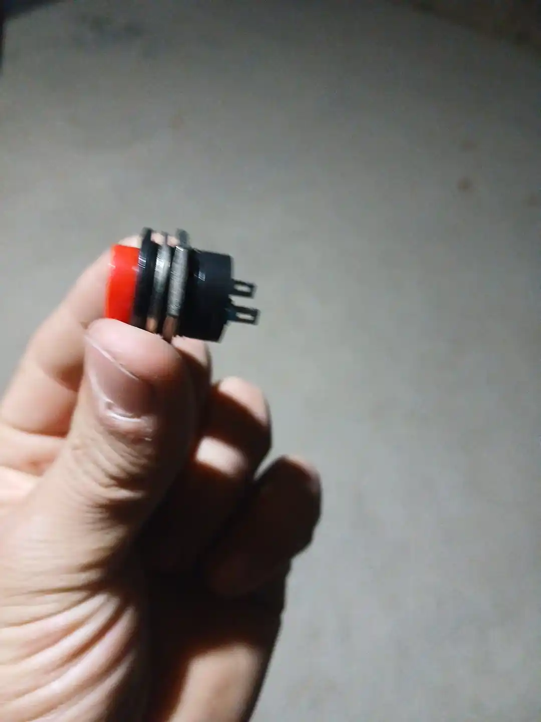 Tugma R13-507 off-(on) qizil (3A 250V)
