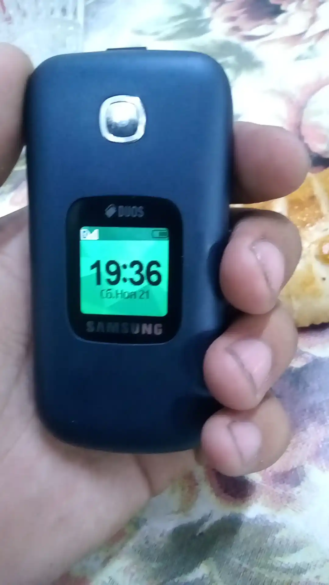Кнопочный телефон Samsung Gusto 3 GM-B311V