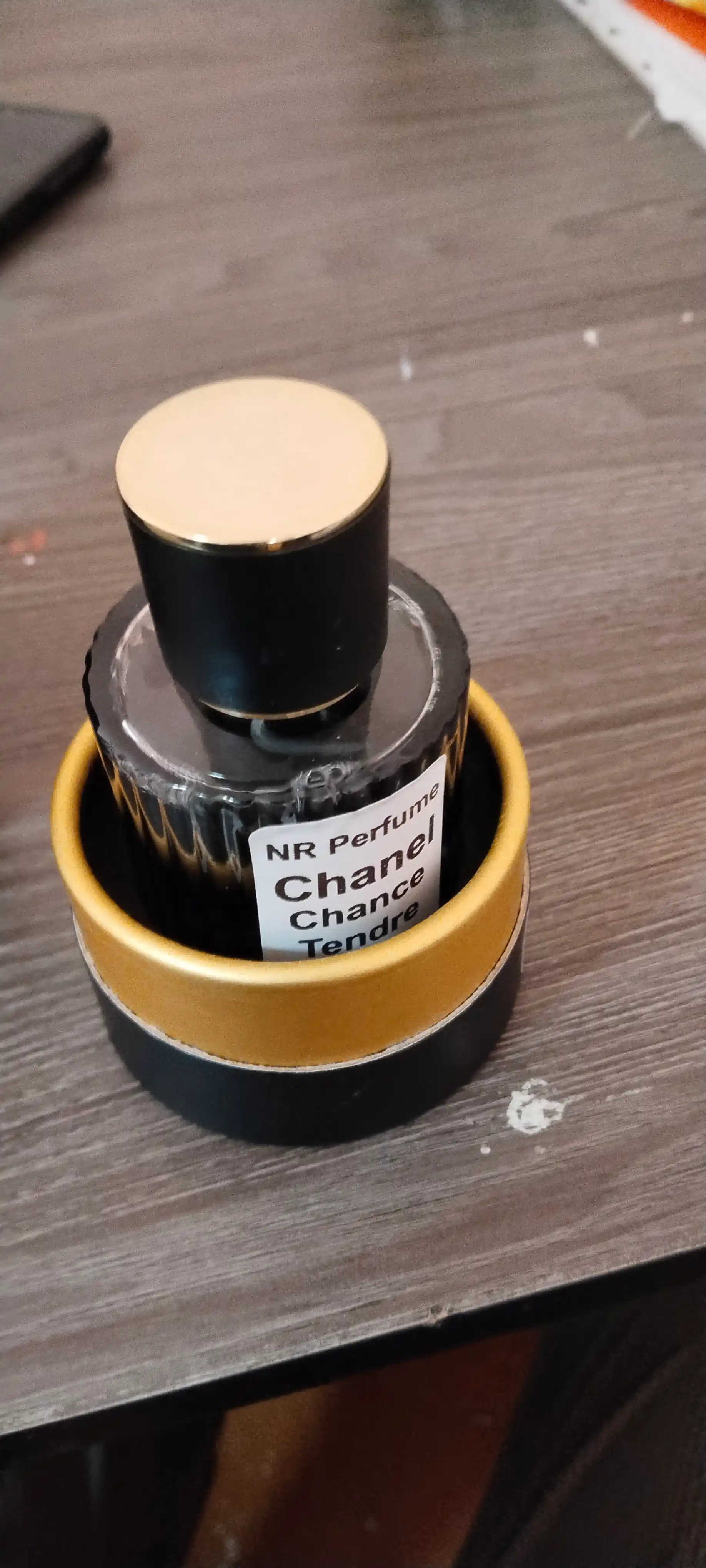 Atir Chanel Chance Tendre ayollar uchun, Fransiya