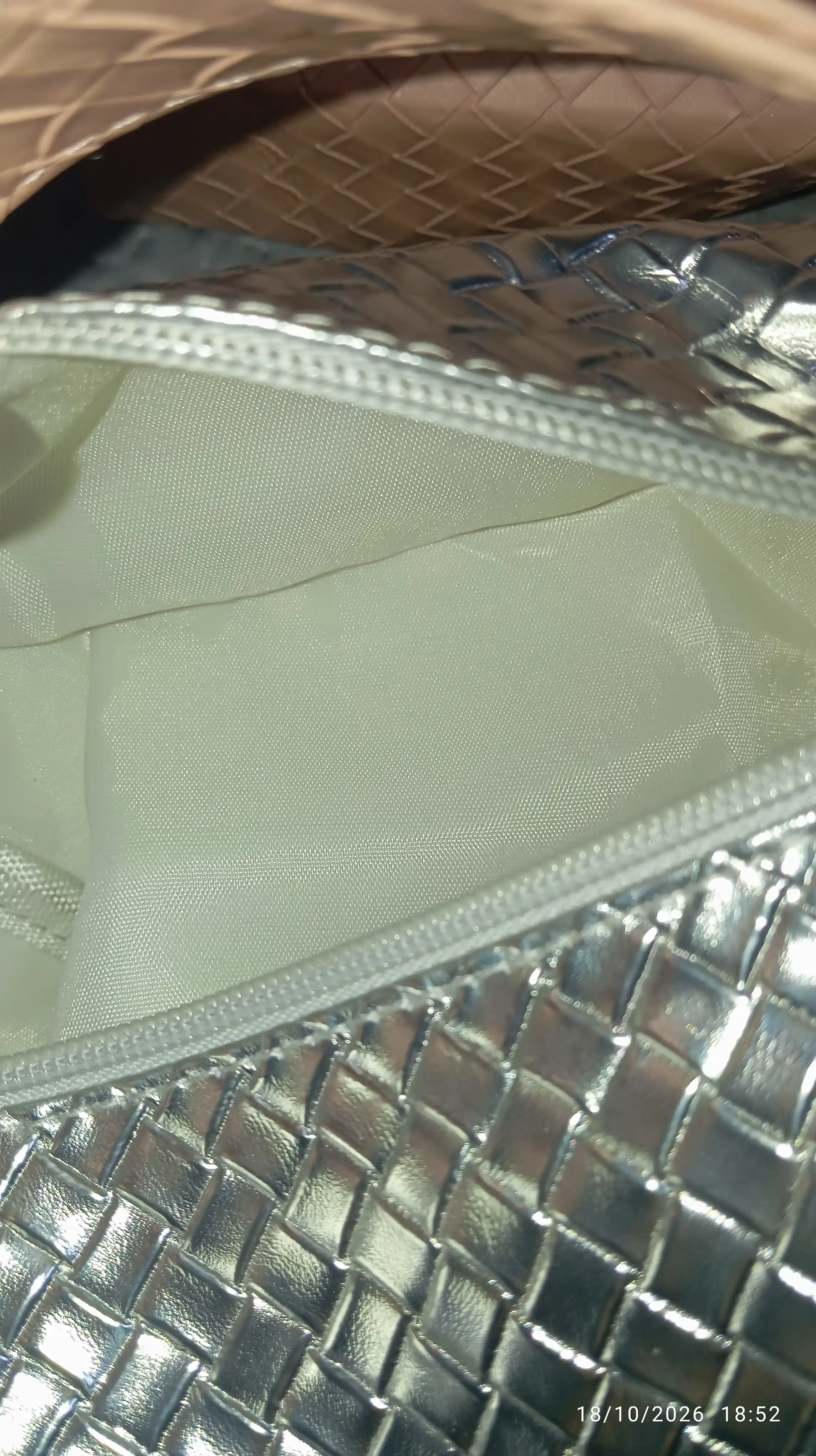 Tutqichli, to'qilgan, sayohat uchun katta ayollar kosmetik sumkasi
