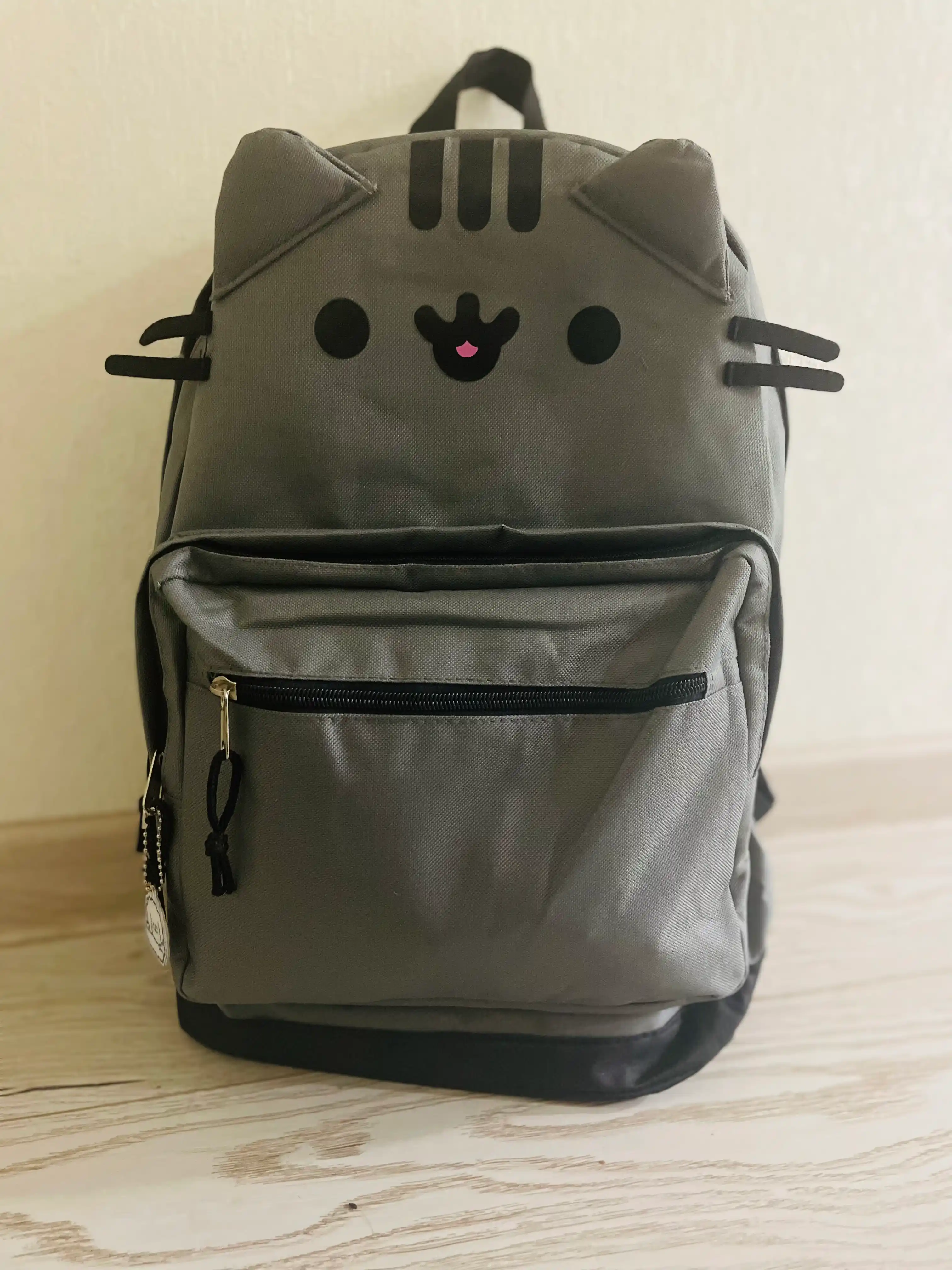 Pusheen mushuklari kolleksiyasi - ryukzak, sumka/kosmetichka, yumshoq penal, shopperi